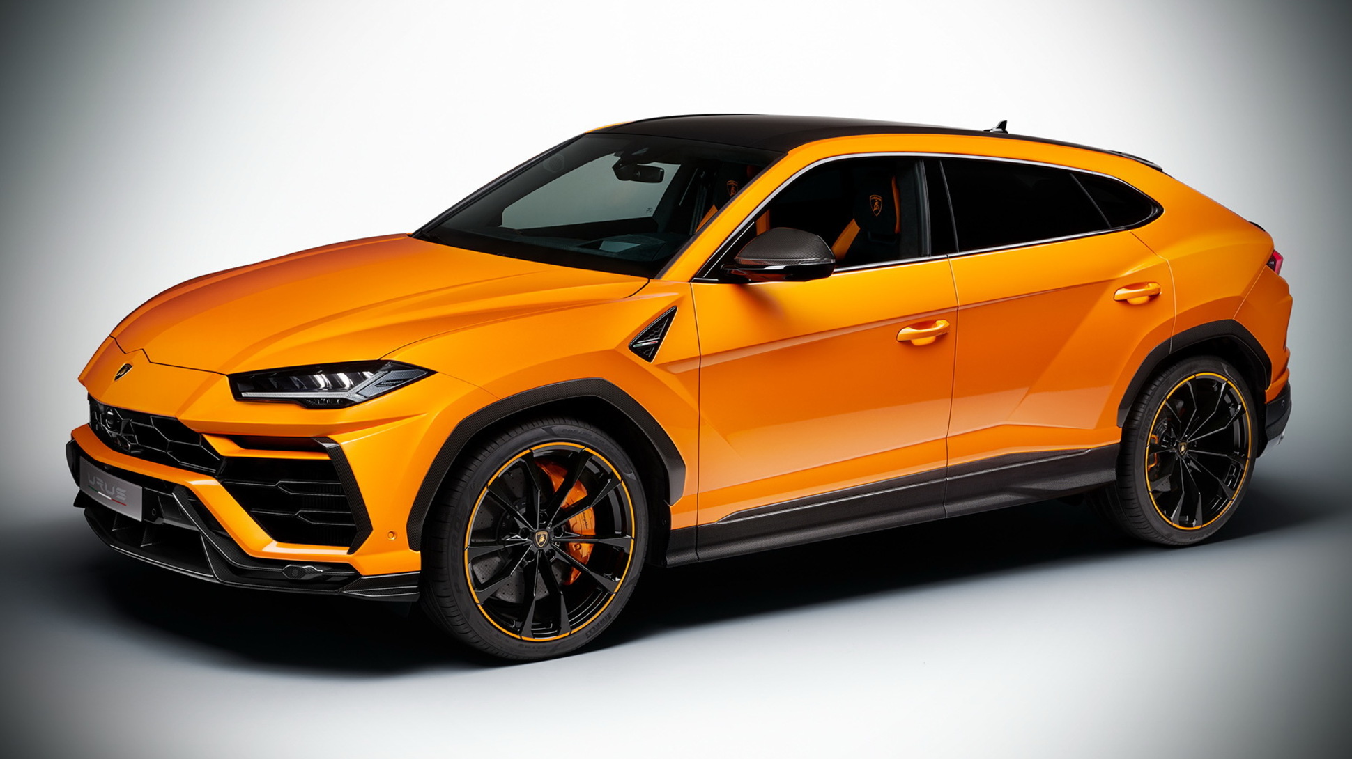 Кроссовер lamborghini urus интерьер