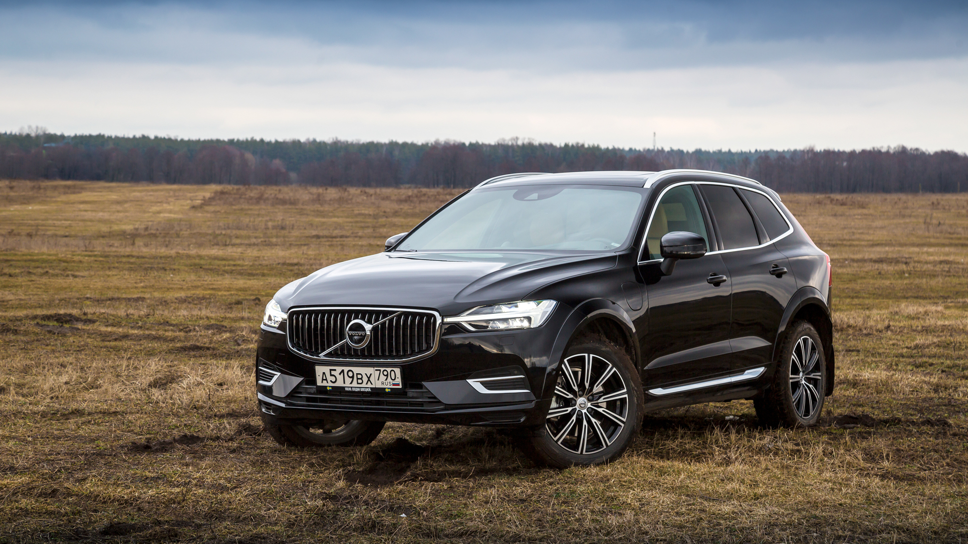 Знакомимся с самым дорогим, мощным и экономичным Volvo XC60 — T8 TwinEngine  — Тест-драйв — Motor