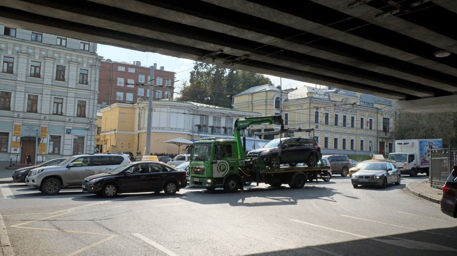 Автомобили без страховки предложили отправлять на штрафстоянку — Motor