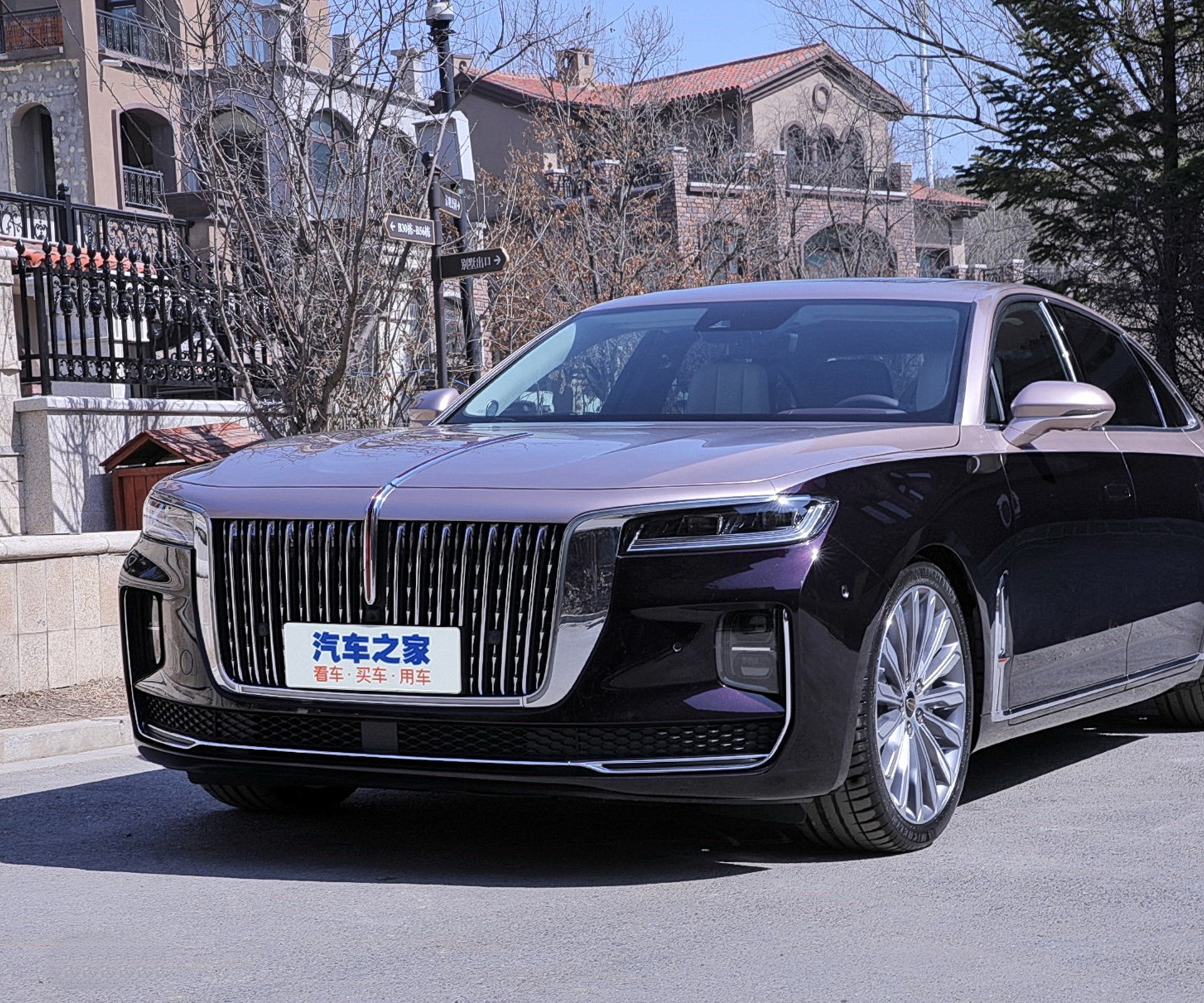 Hongqi h9. Китайский Аурус. Китайский седан аурус8. Китайский джип представительского класса. Китайский Роллс.