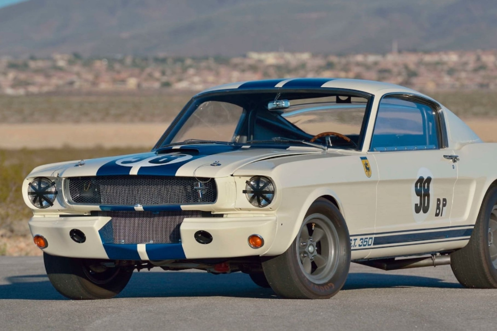 Легендарный Ford Mustang Shelby GT350R продали за рекордную сумму — Motor