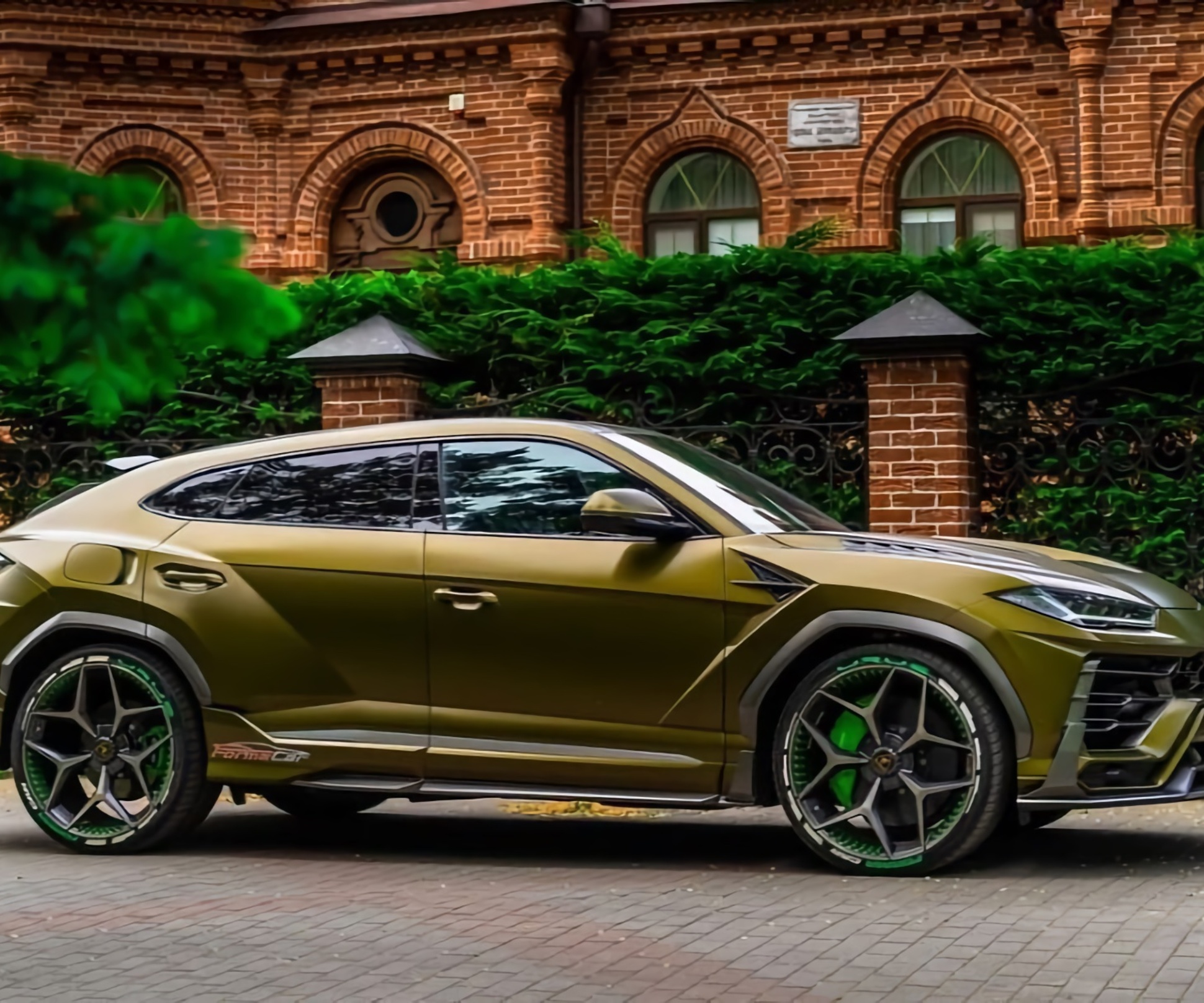 В России продают один из самых дорогих в мире Lamborghini Urus — Motor