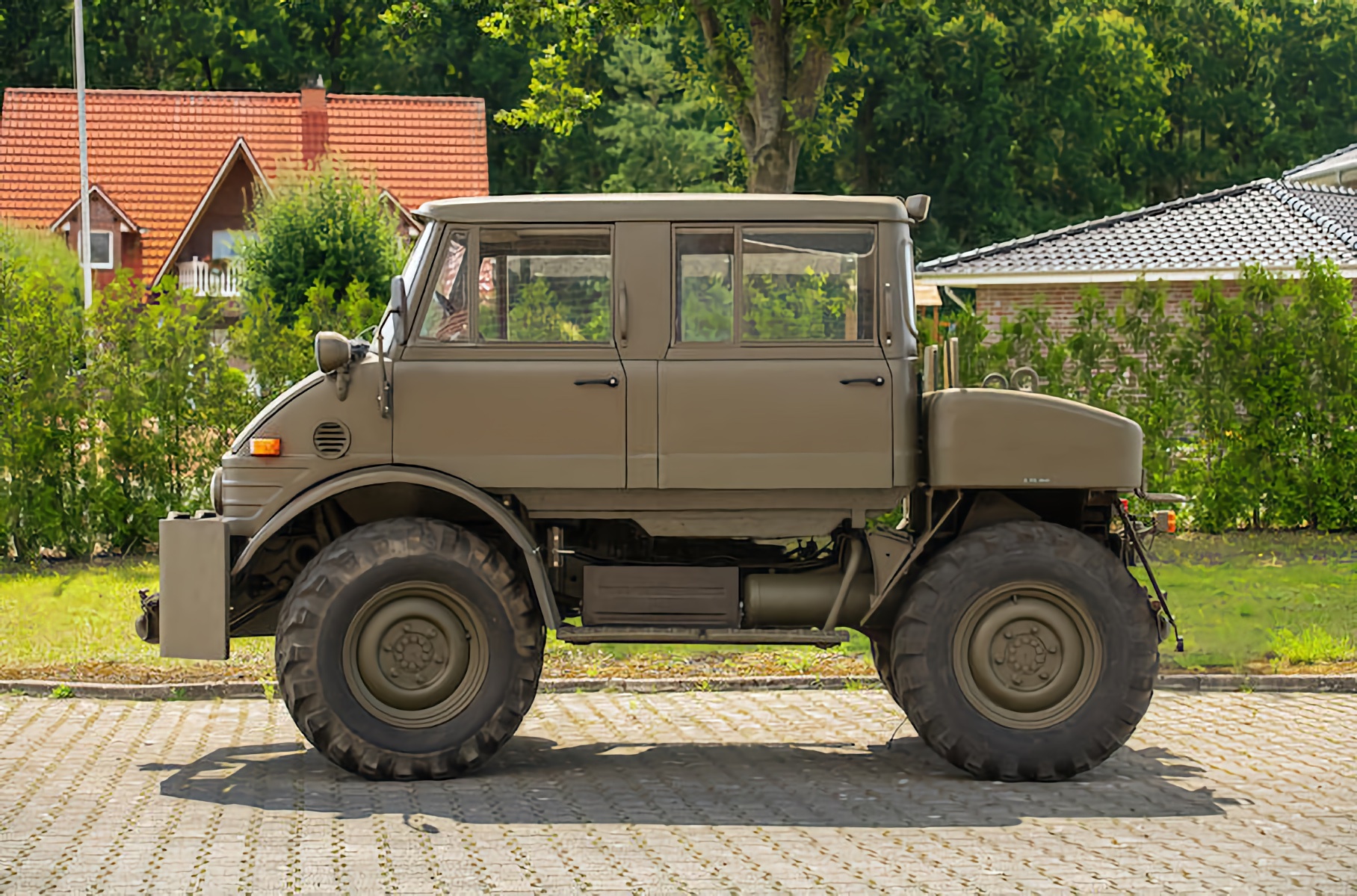 Mercedes Benz Unimog кабина