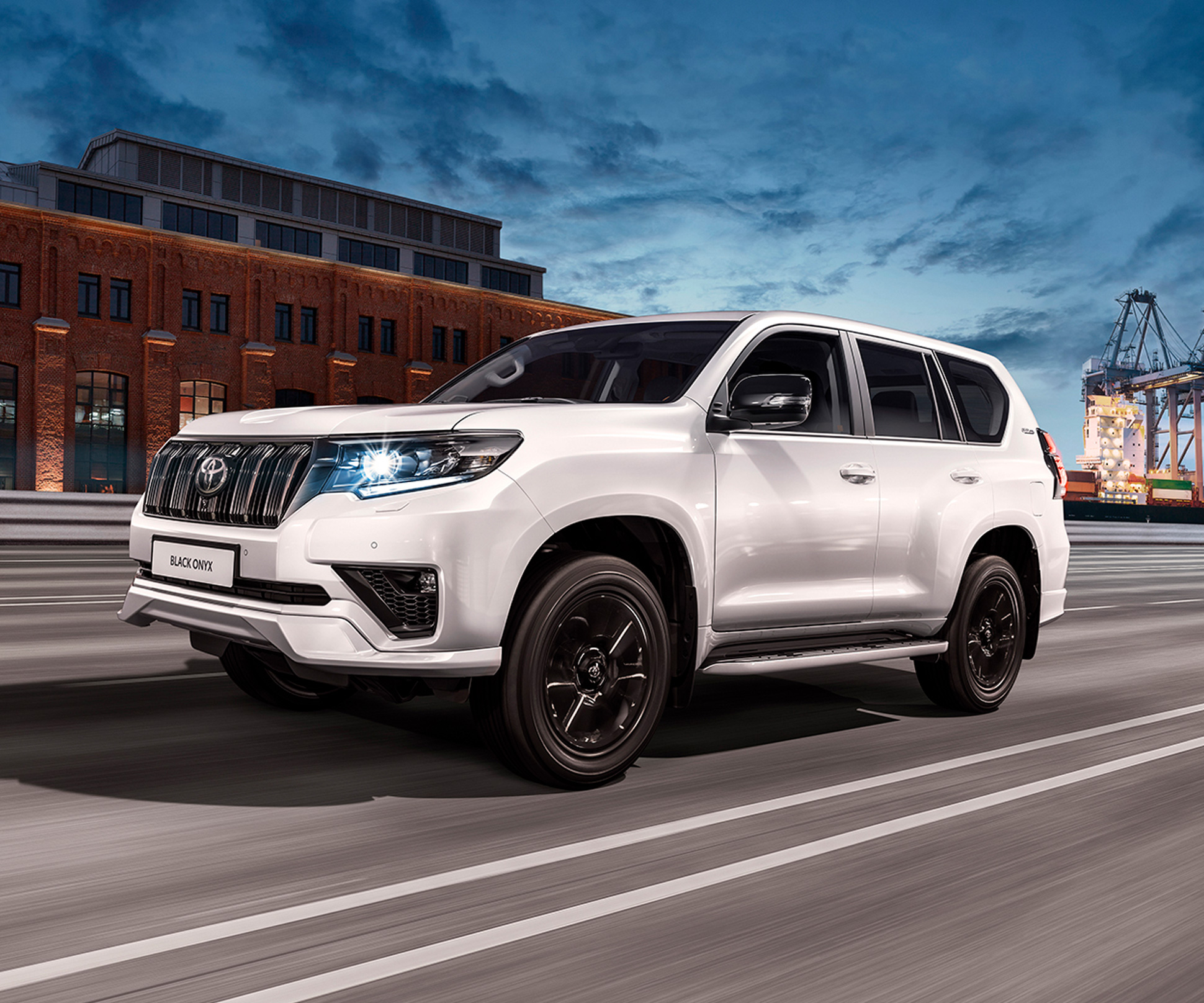 В России стартовали продажи новой спецверсии Toyota Land Cruiser Prado.  Известны цены — Motor