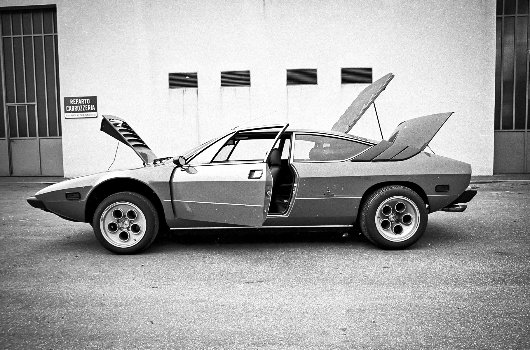 Отмечаем 50-летие суперкара Lamborghini Urraco