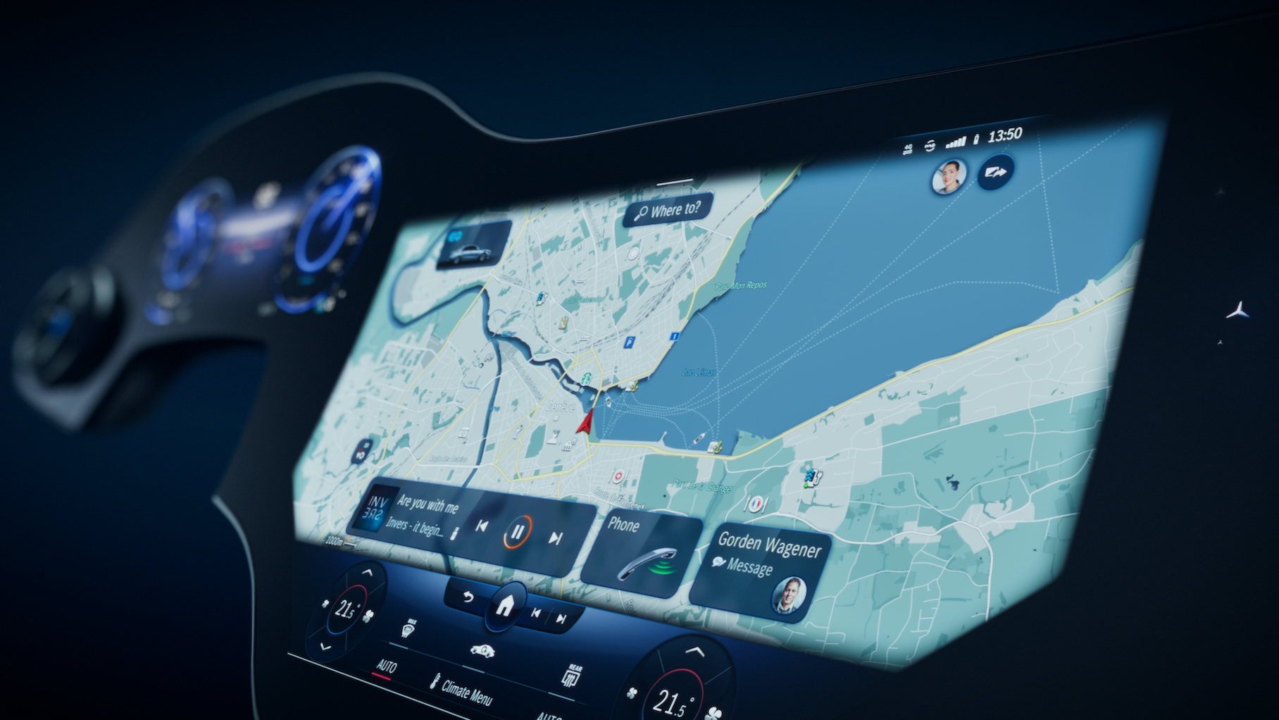 Электрический Mercedes получит огромный изогнутый экран с искусственным интеллектом
