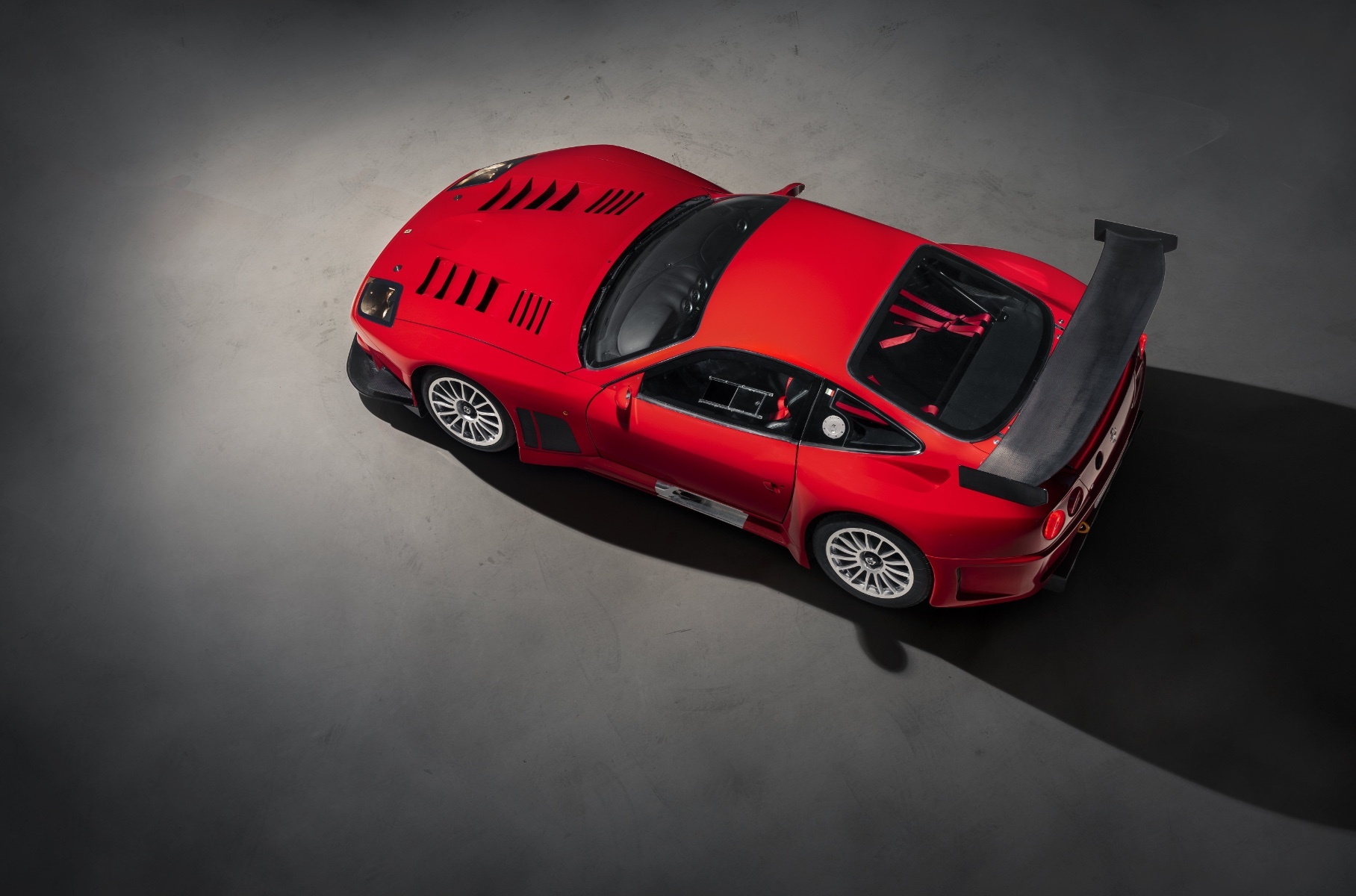 Никогда не существовавший Ferrari 575 GTC Stradale выставили на продажу