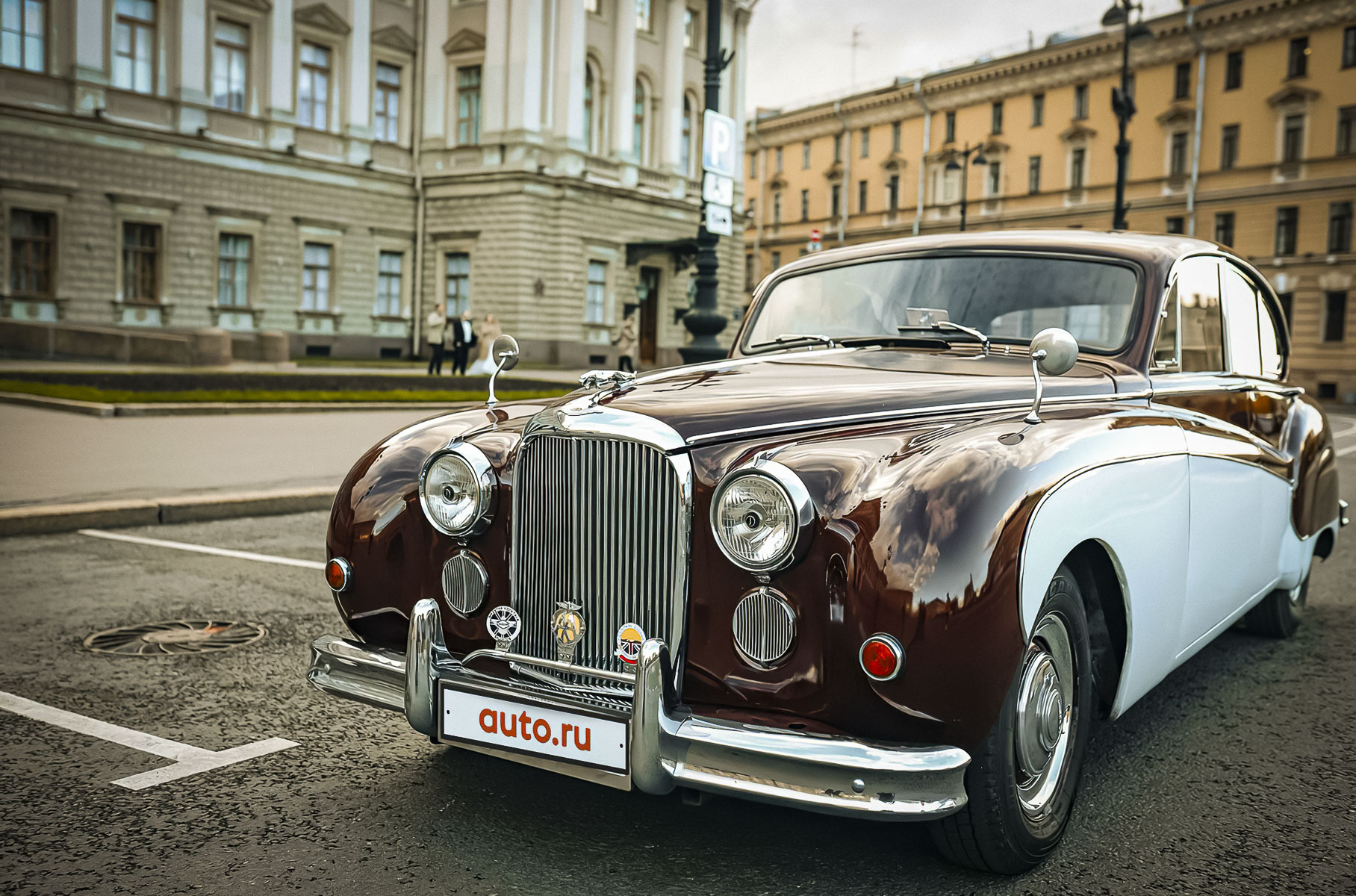В России продают 61-летний правительственный Jaguar с крошечным пробегом за 10 миллионов рублей