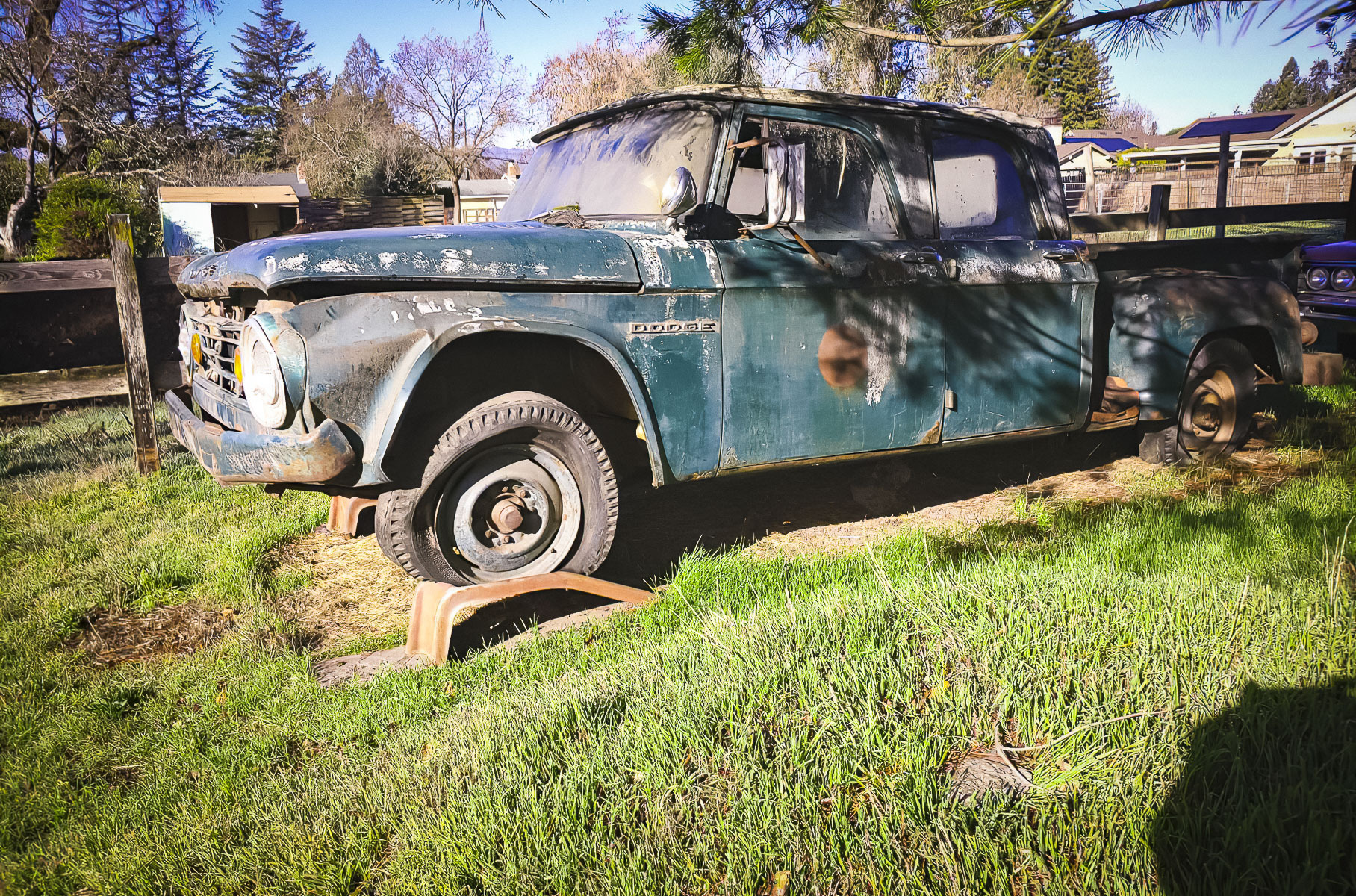 Найденную в поле коллекцию из старых Dodge и Mercury пустят с молотка