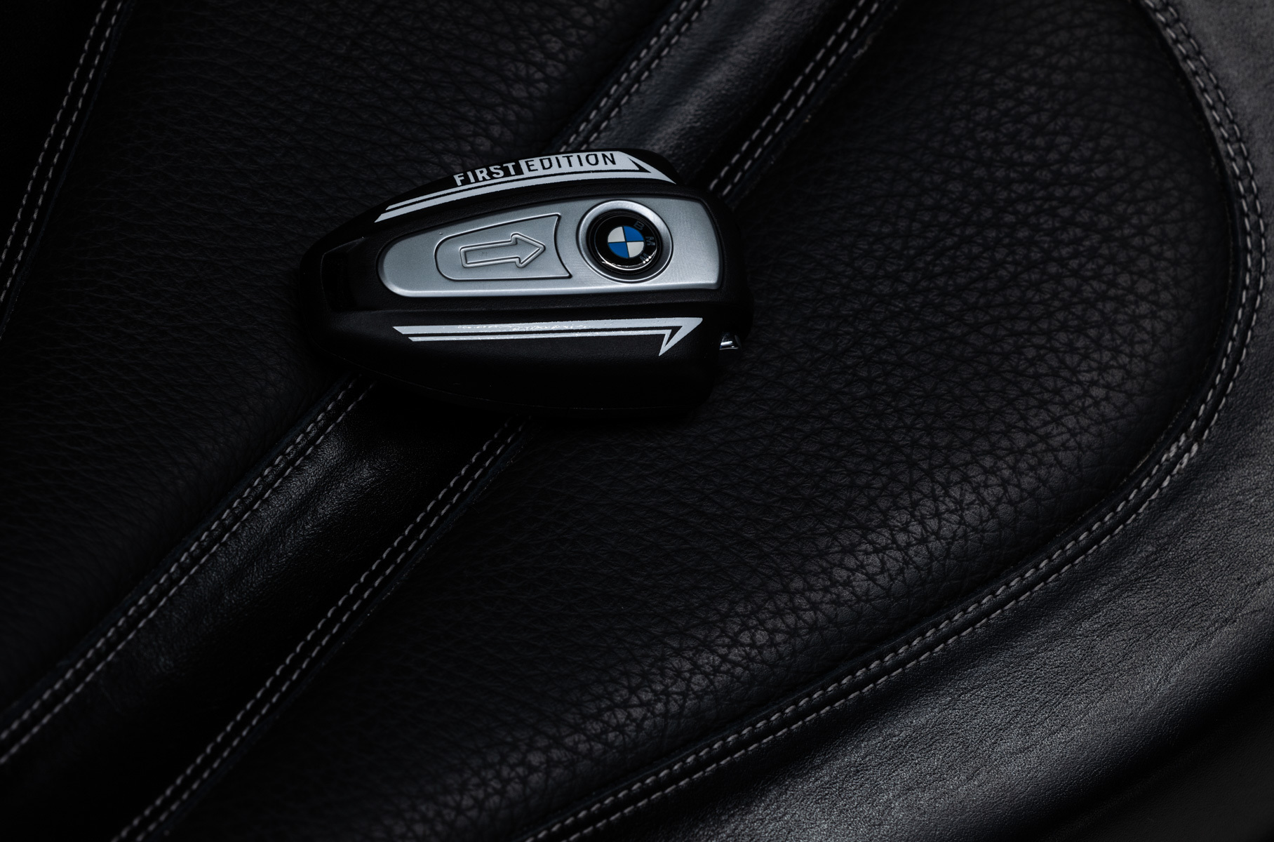 Рассмотрите в деталях невероятный кастом-байк «Дух страсти» на базе BMW R 18