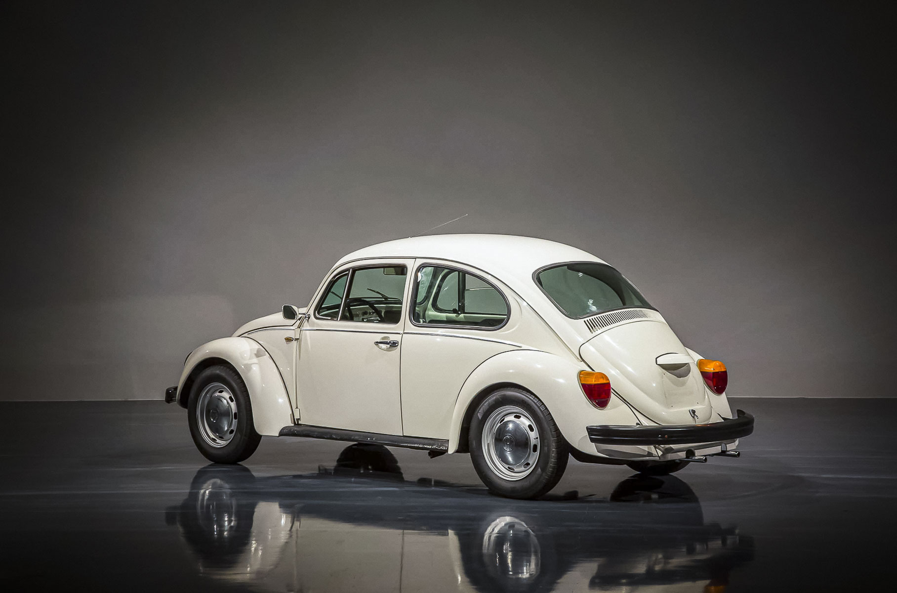 43-летний бронированный Volkswagen Beetle ищет нового владельца