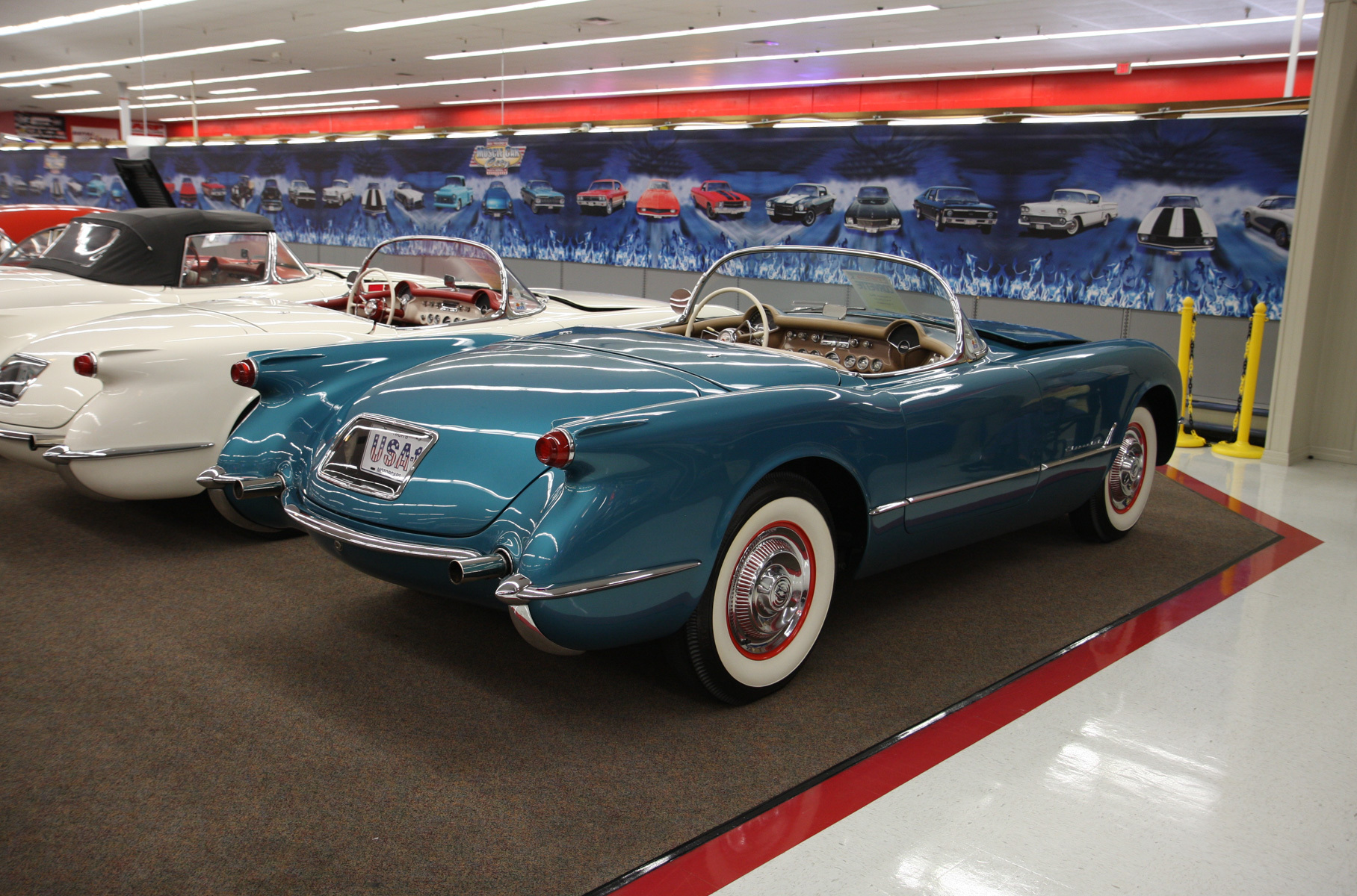 В США продают целый музей автомобилей. Посмотрите на его коллекцию