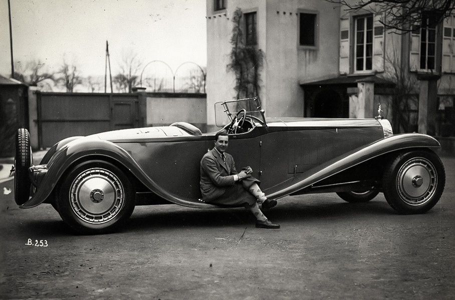 Крестный отец: великому Bugatti EB110 исполнилось 30 лет