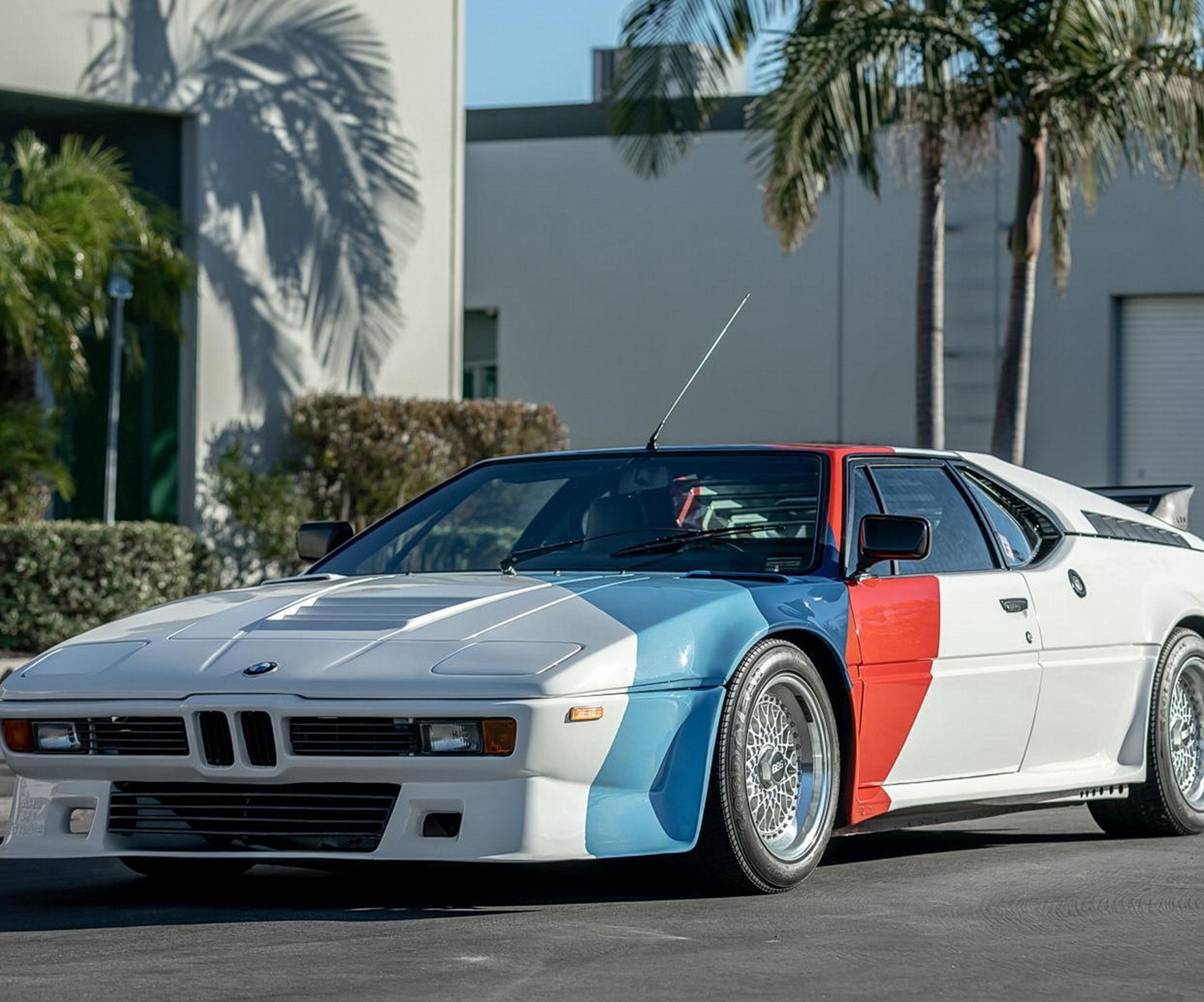 Среднемоторный BMW M1 звезды «Форсажа» продадут на аукционе — Motor