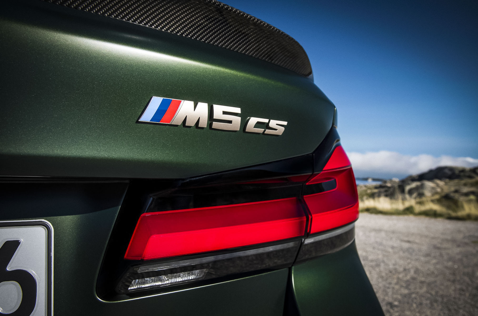 635 лошадиных сил и три секунды до «сотни»: BMW представил спецверсию M5 CS