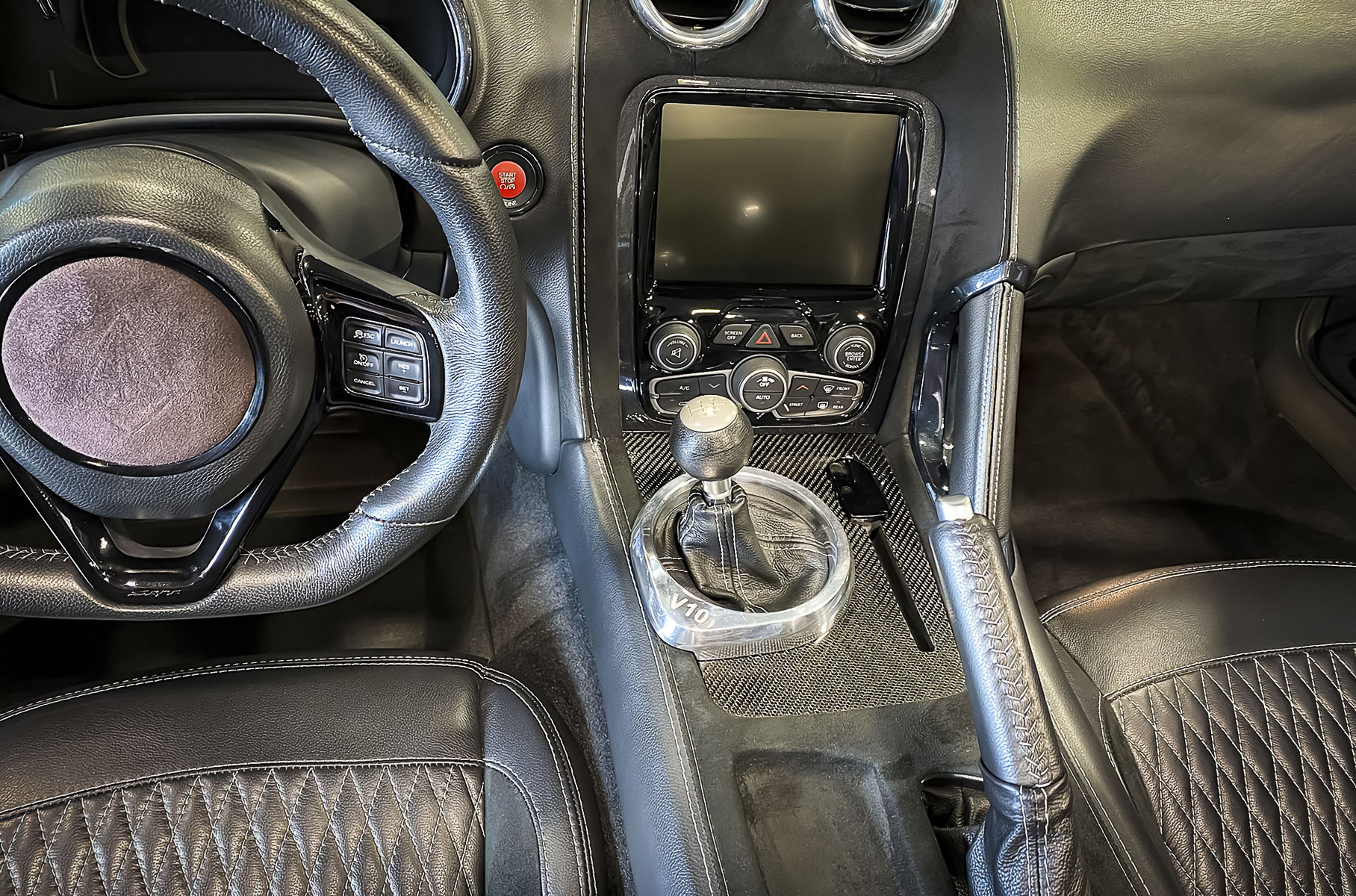 Единственный в мире родстер Force 1 на базе Dodge Viper пустят с молотка за 26,5 миллионов рублей