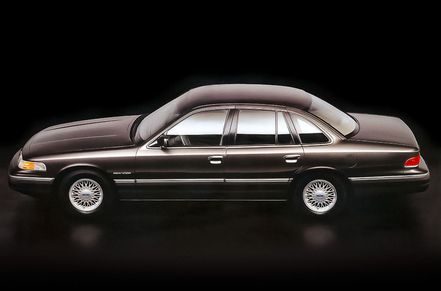 Коп в отставке: 30 лет славному Ford Crown Victoria
