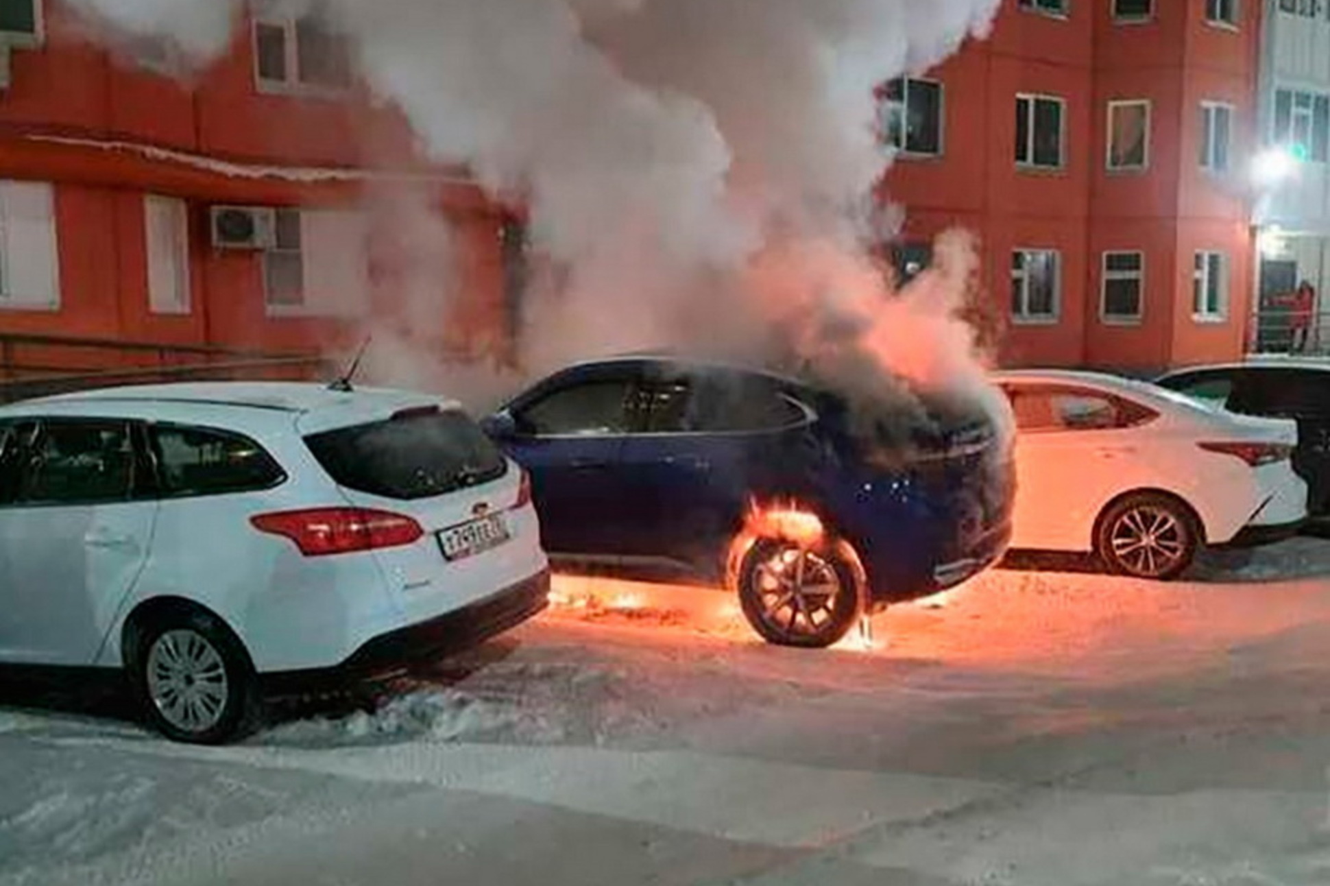 Хавал ф7 горит. Возгорание хавал ф 7. Самовозгорание haval f7x. Haval f7 2023. Возгорание хавал ф 7.