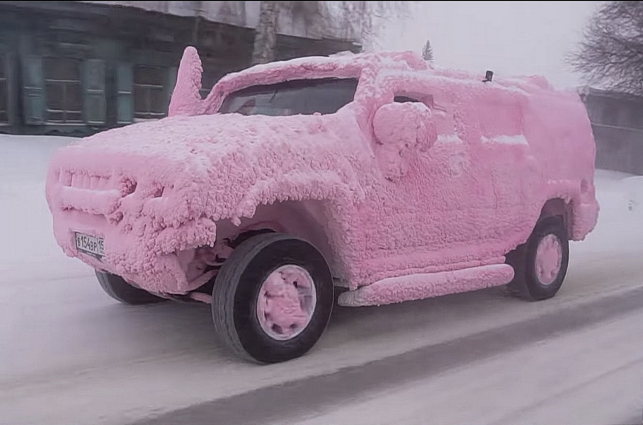 Видео: что будет, если мыть машину на улице в 40-градусный мороз