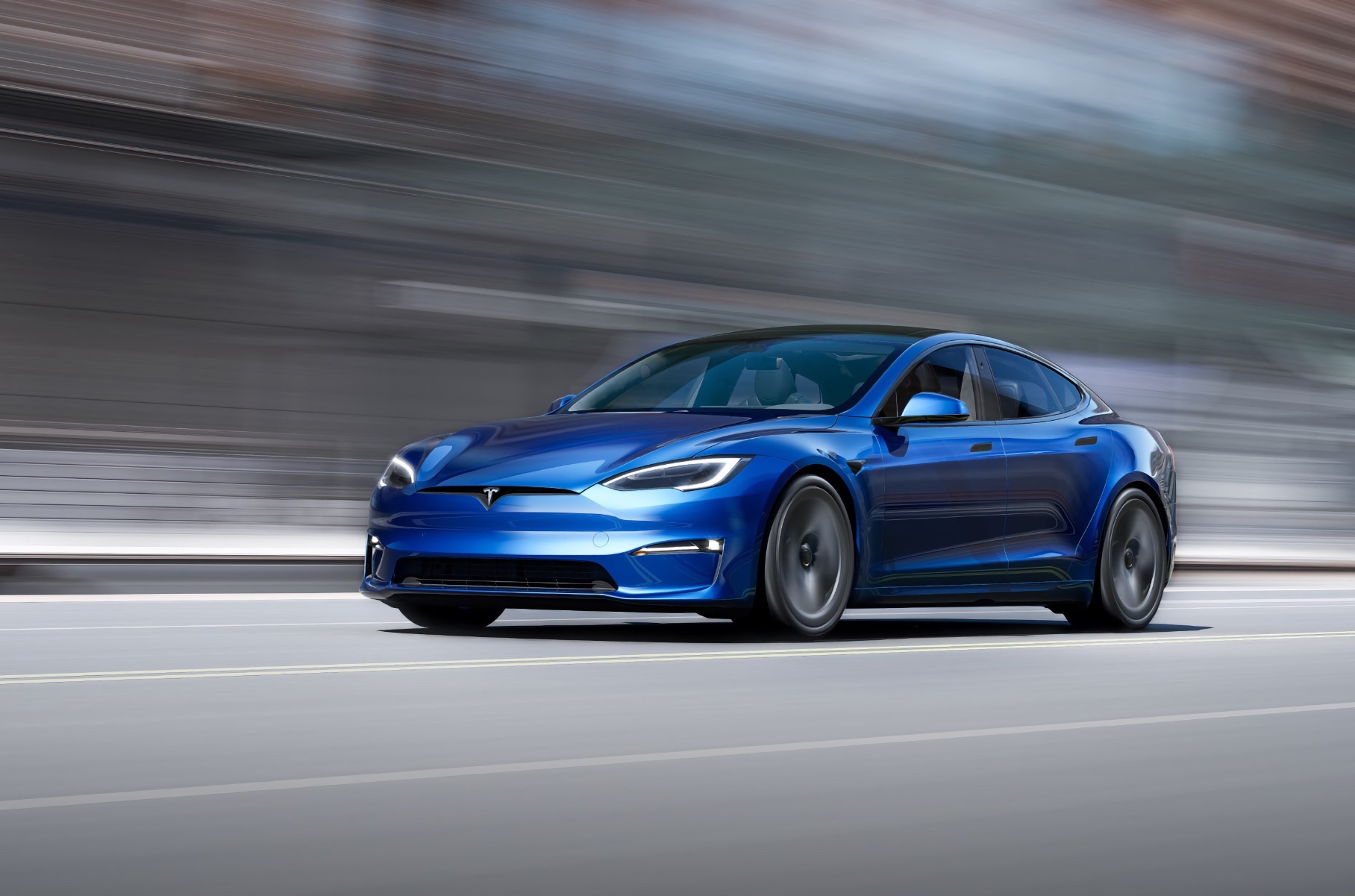 Трехмоторная Tesla Model S и очень быстрые автомобили, которые она «объехала»