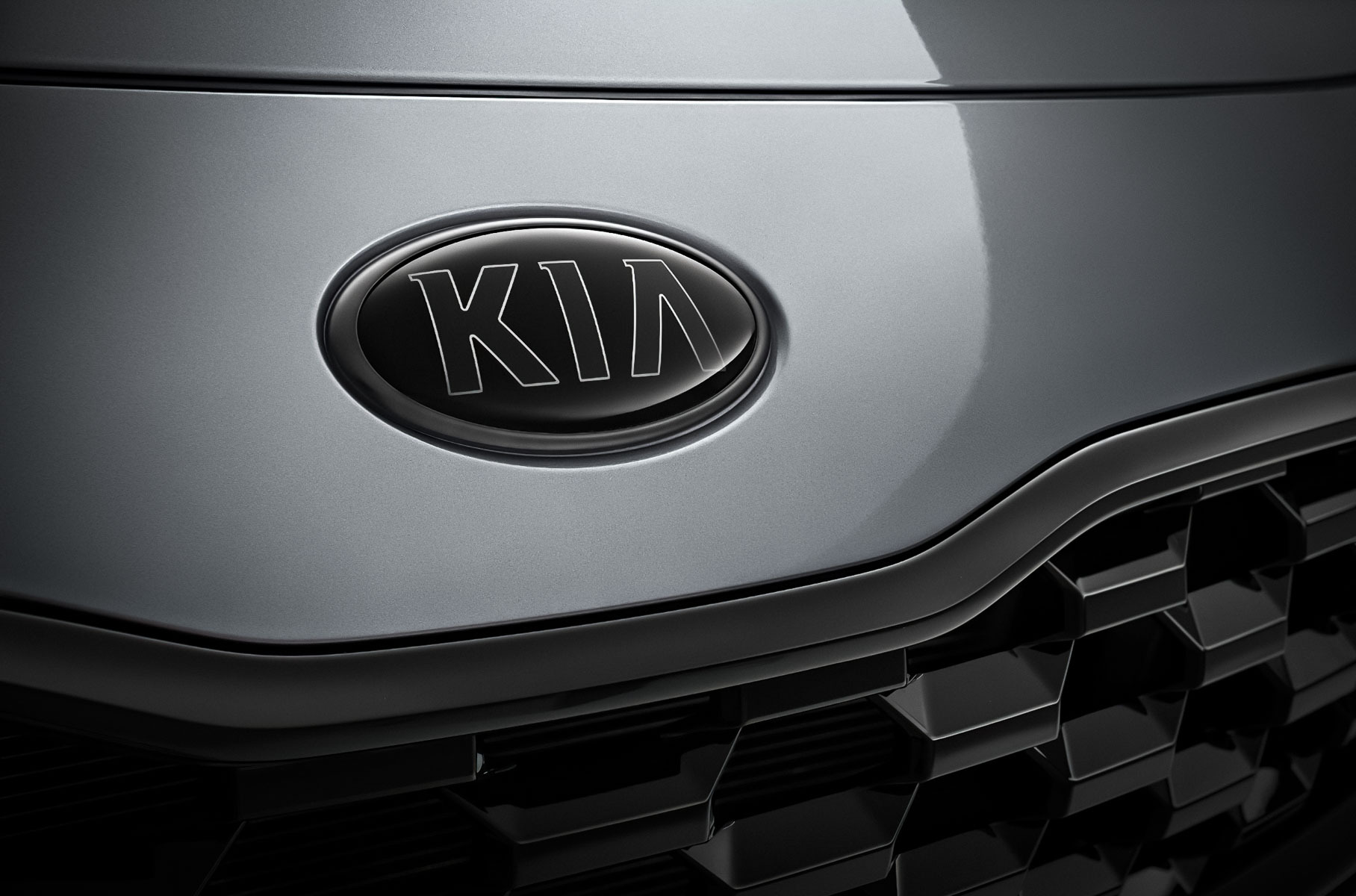 В России начались продажи «черного» Kia Sportage