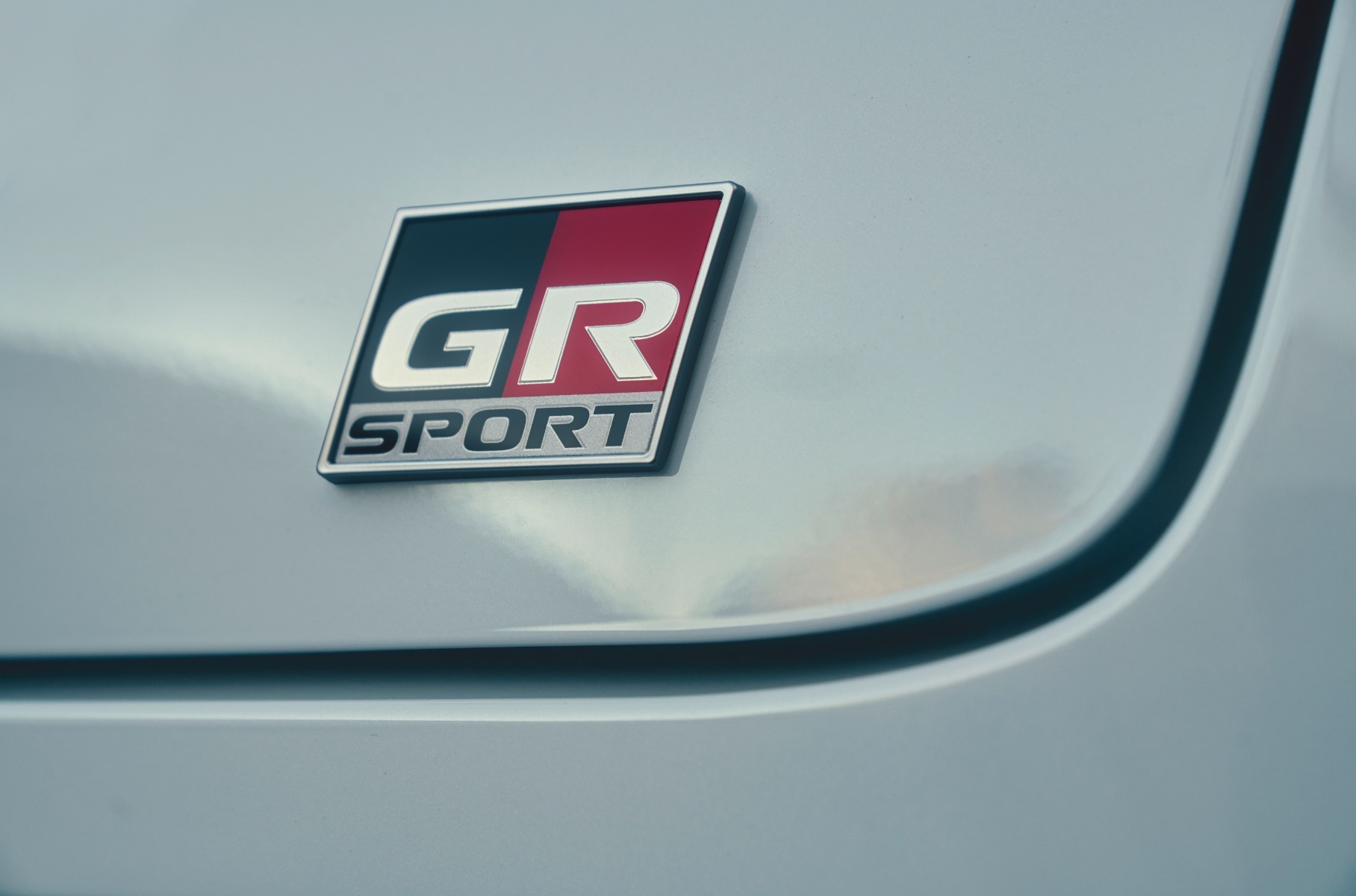 Российские Toyota Corolla и C-HR получили версию GR Sport