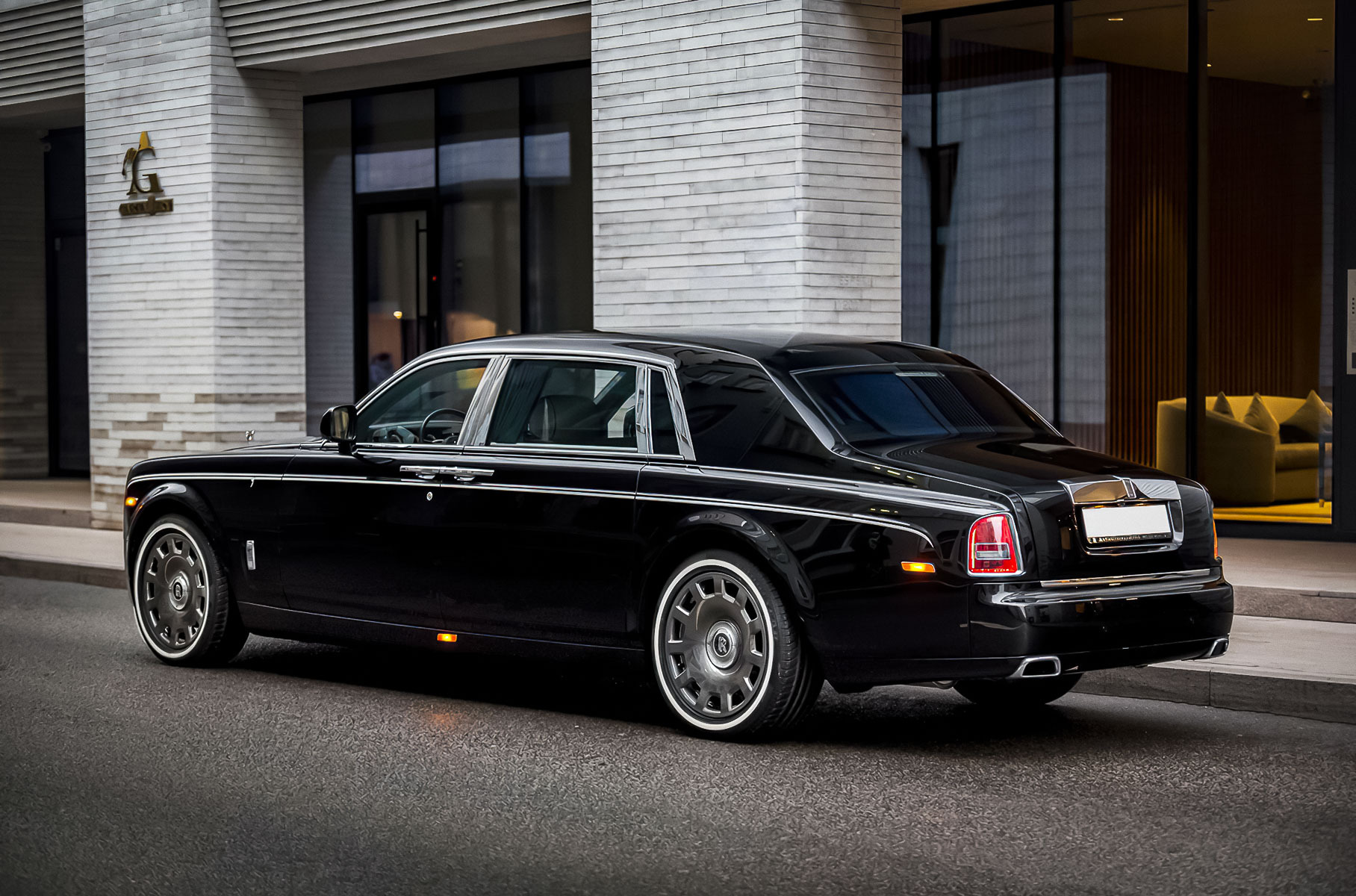 1 19 млн. Rolls Royce Phantom 2012. Роллс Ройс 6 на 6. Rolls-Royce Phantom VII Рестайлинг (Series II). Rolls Royce Phantom Extended.