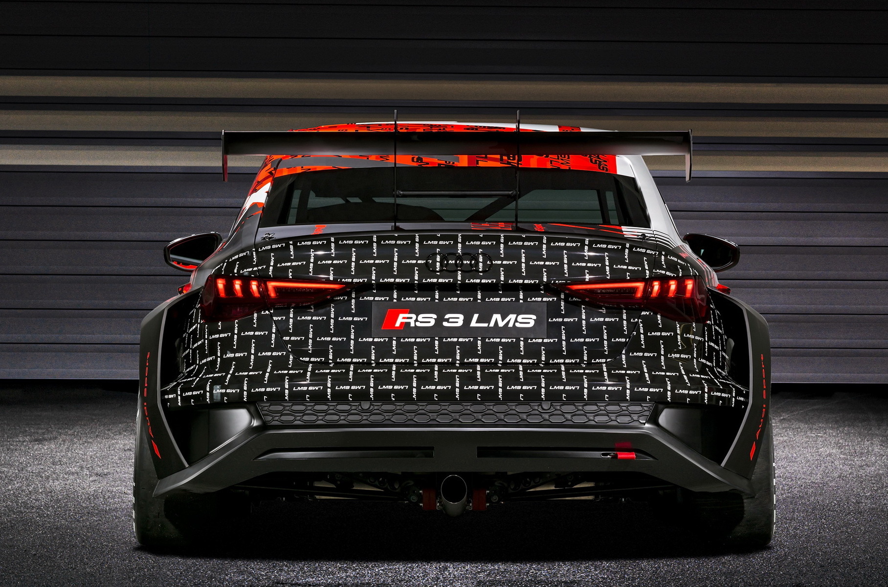 Audi представила самую хардкорную версию новой RS 3