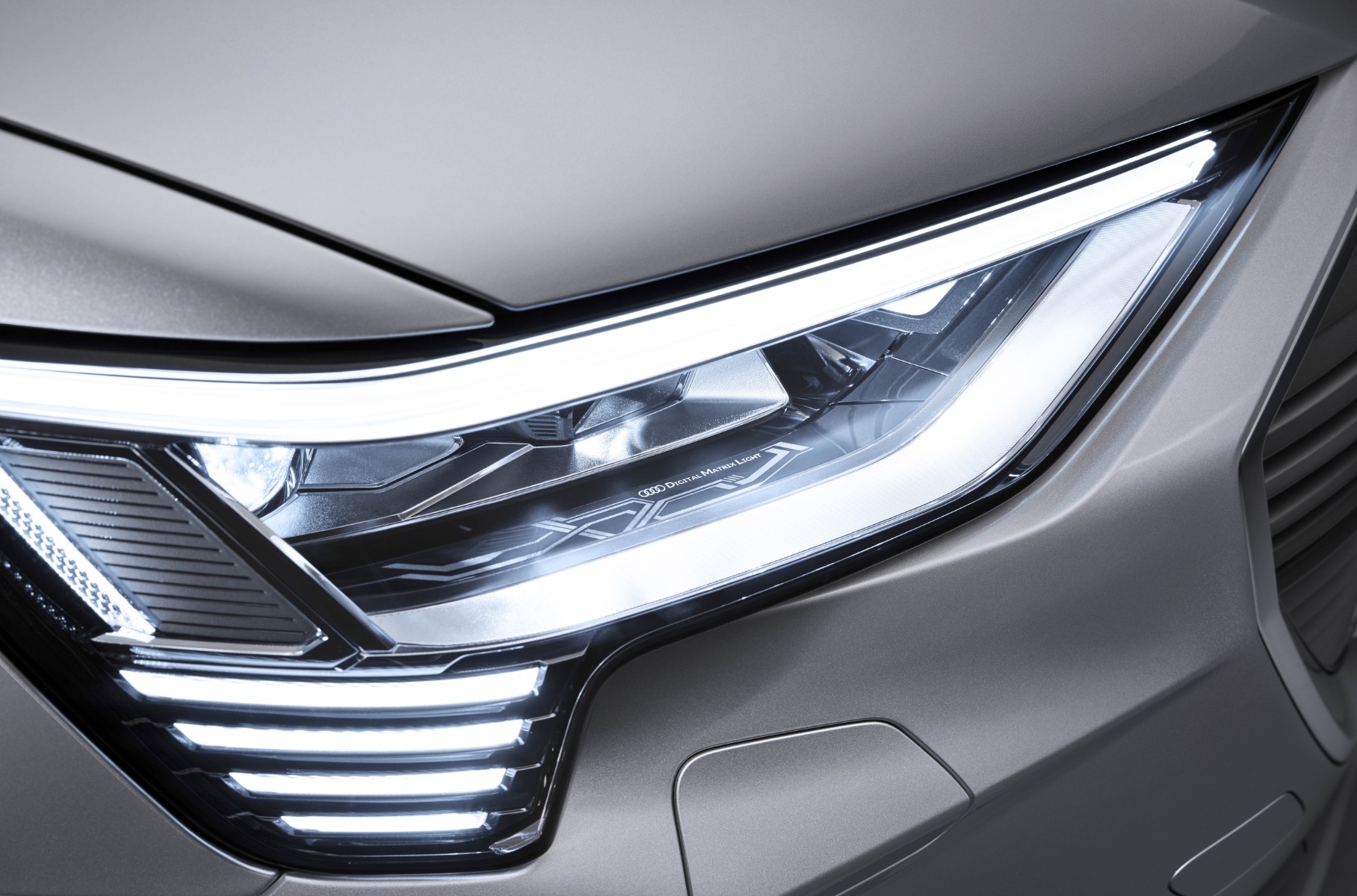 В России начались продажи электрического кросс-купе Audi e-tron Sportback