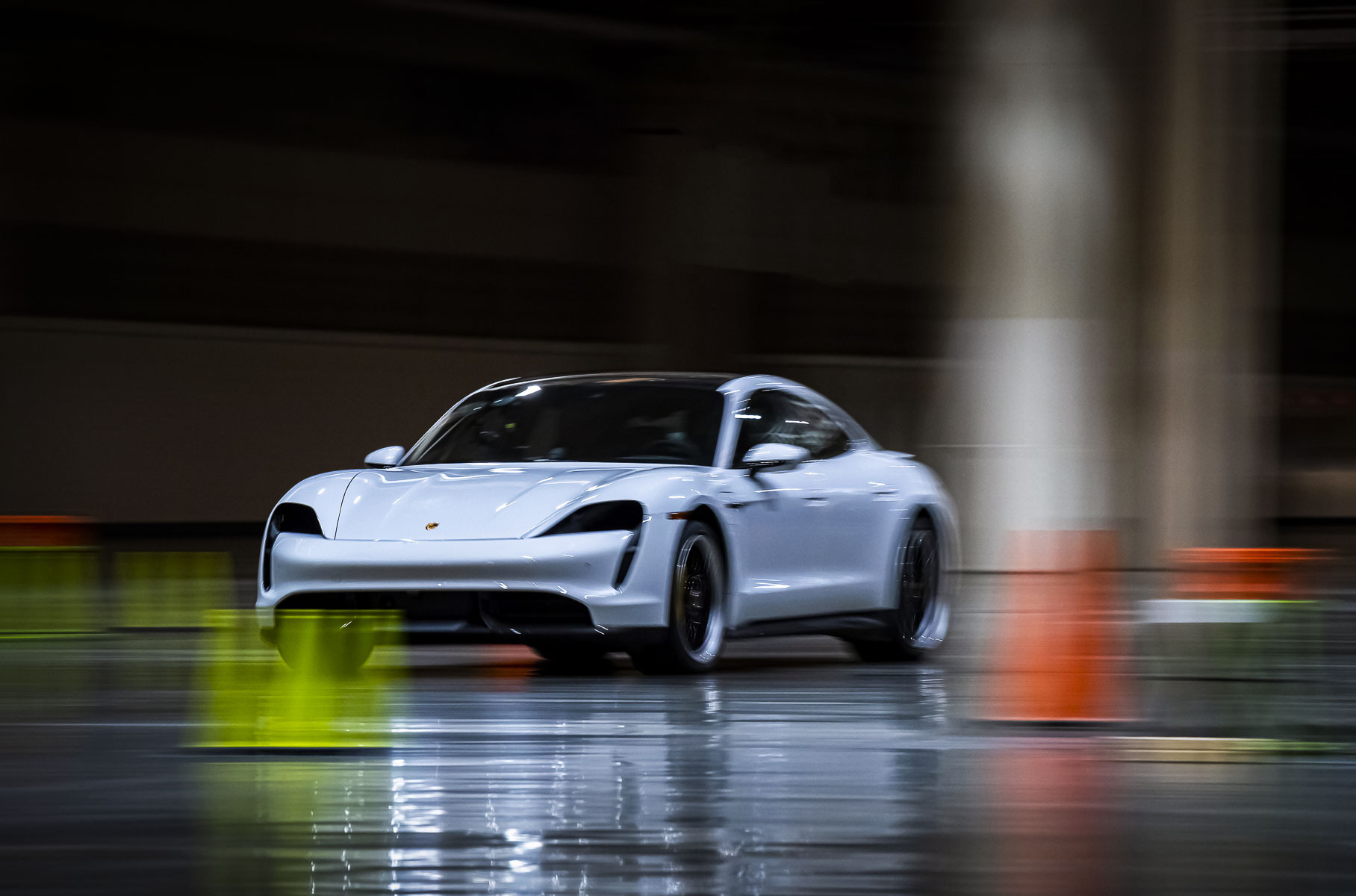 Porsche Taycan установил новый мировой рекорд скорости