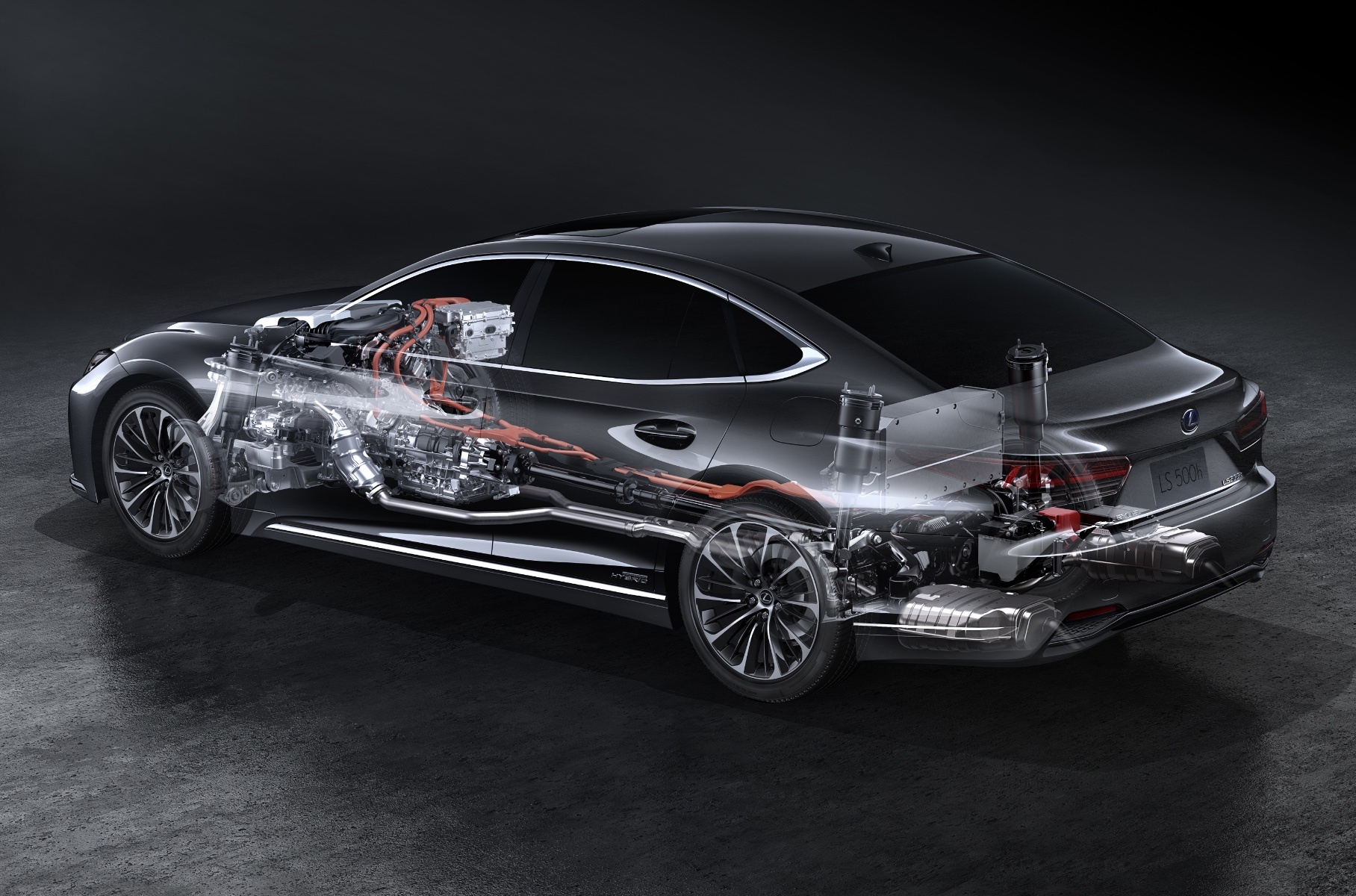 Lexus улучшил динамику гибридного LS