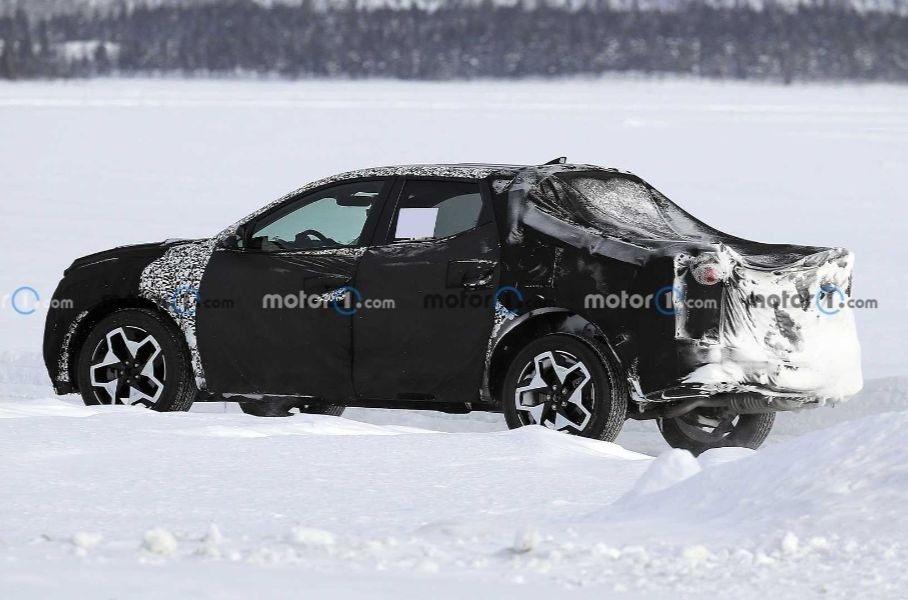Hyundai испытывает новый пикап на замерзшем озере