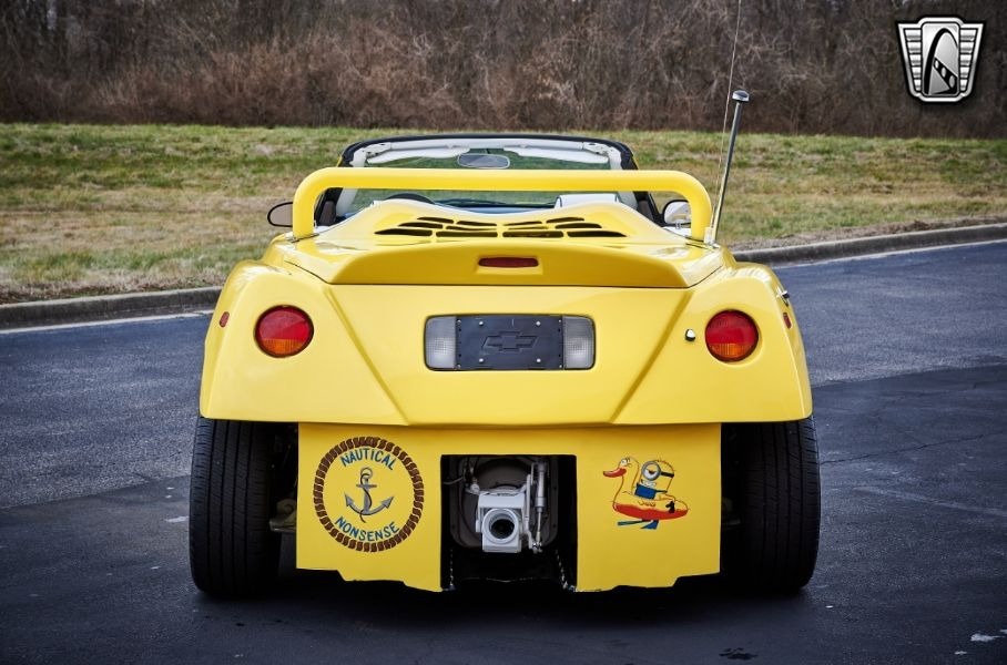 Посмотрите на суперкар-амфибию с мотором от Corvette. Таких было собрано всего шесть штук
