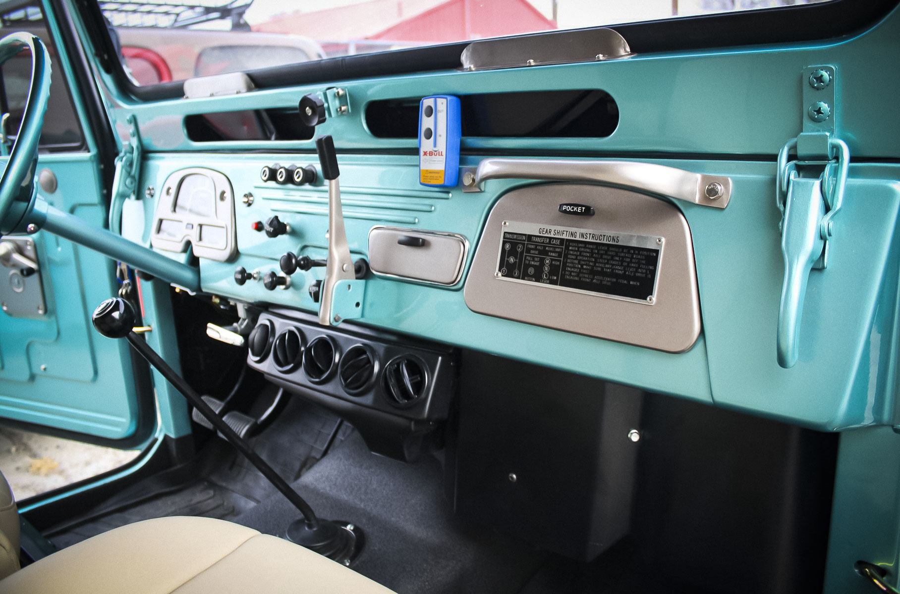 Идеально отреставрированный 56-летний Toyota Land Cruiser продают за 2,2 миллиона рублей