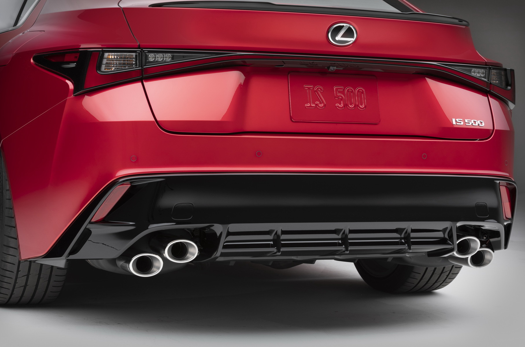 Представлен Lexus IS 500 с атмосферным 5,0-литровым V8