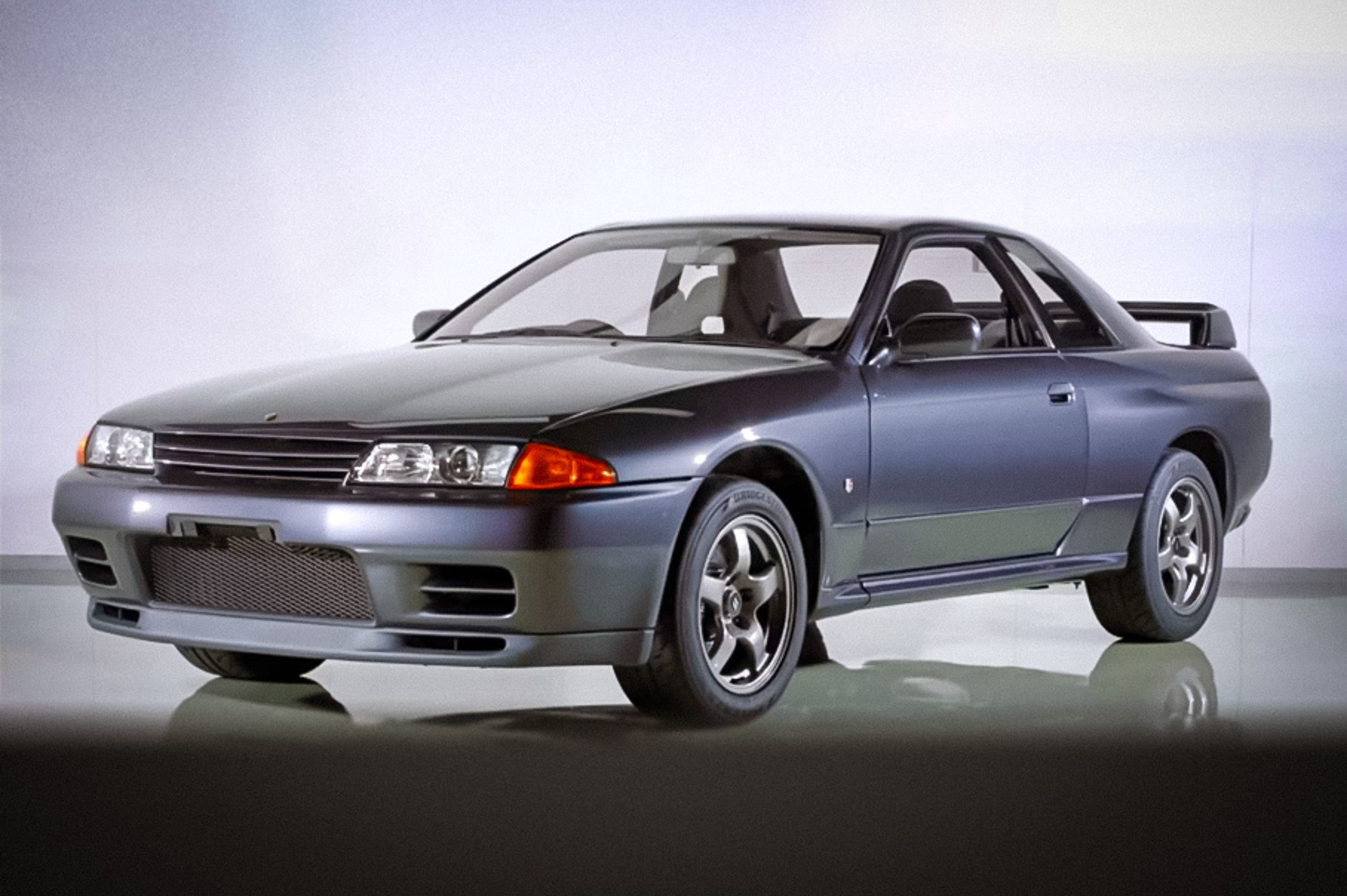 Видео: Nissan показал процесс заводской реставрации Skyline GT-R — Motor