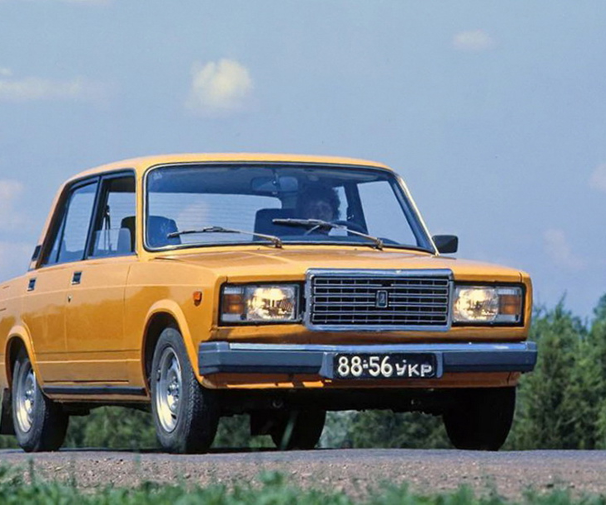 ВАЗ-2107, простоявший в гараже 13 лет, продают за миллион рублей — Motor