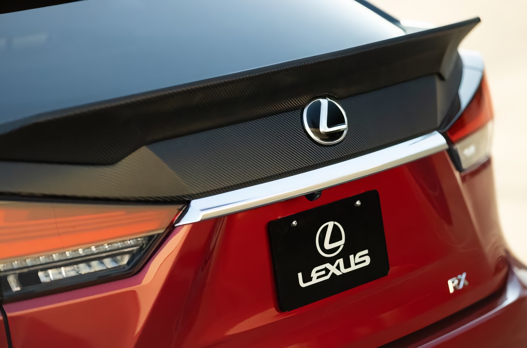 Lexus оснастил кроссовер RX двигателем V8