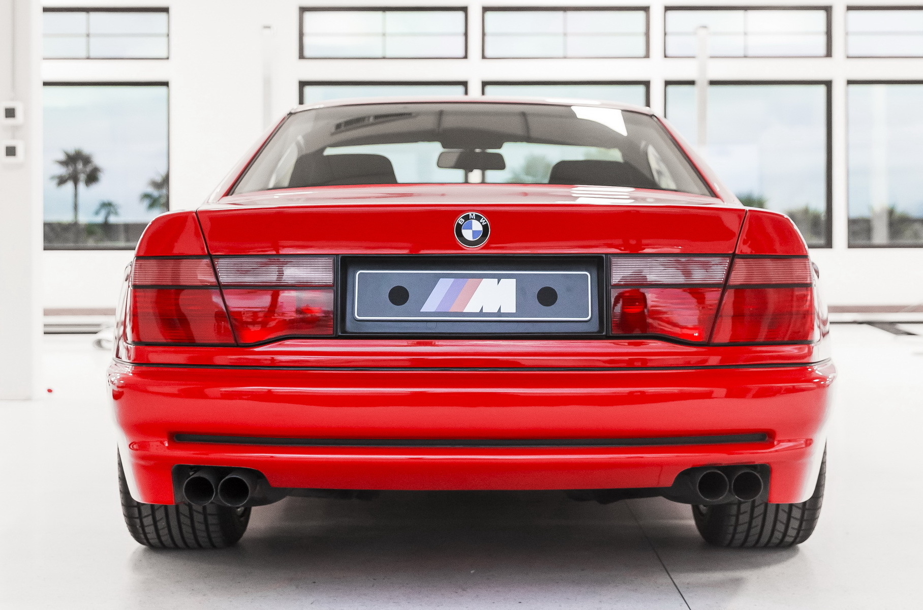 BMW восстановила уникальную M8 1990 года выпуска с мотором V12