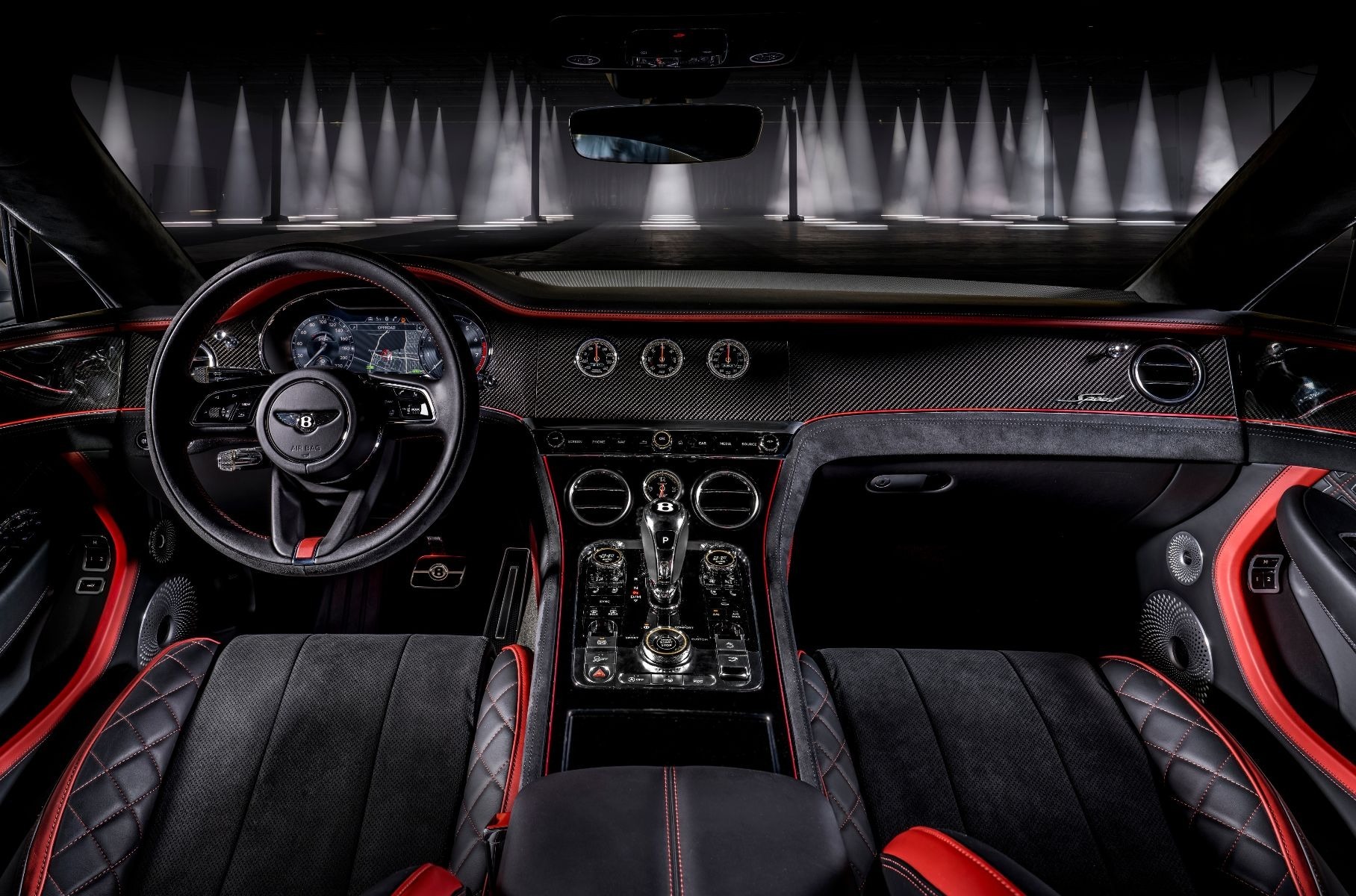 Очень быстрый Bentley Continental GT во всех деталях