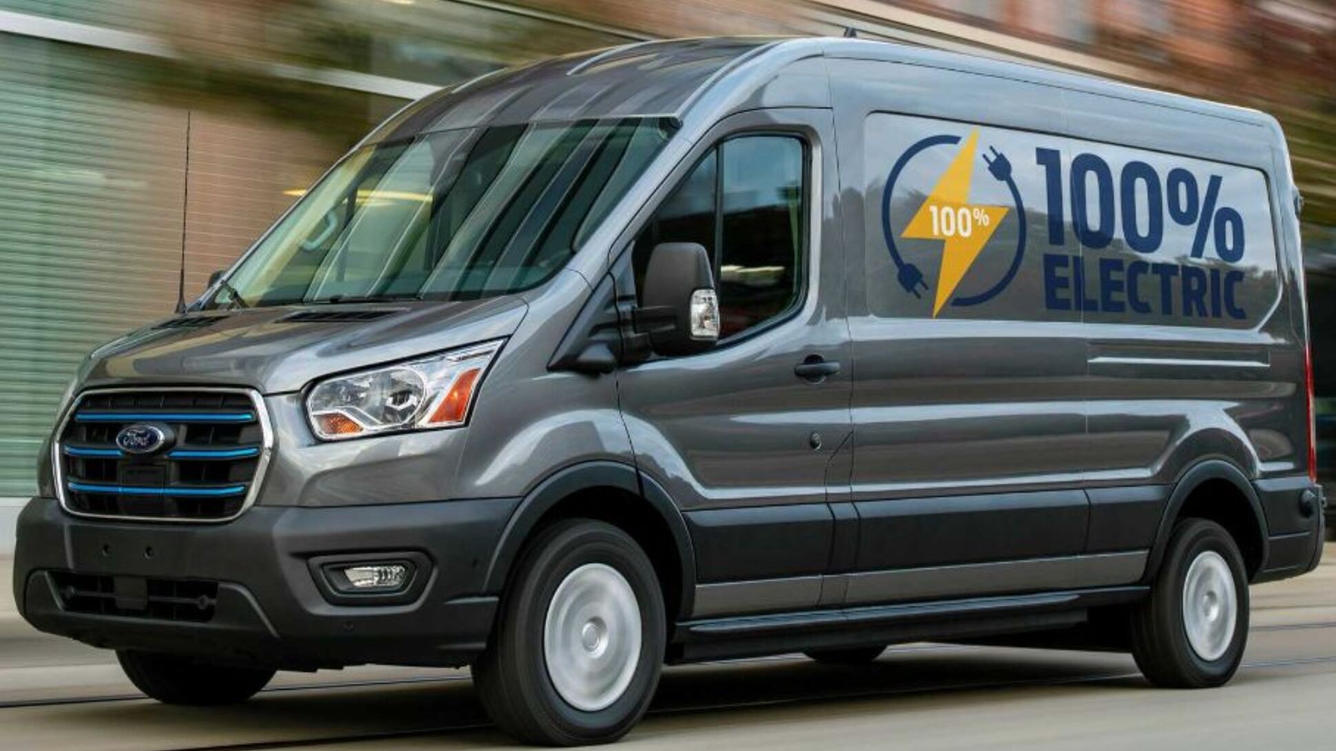 Ford Transit Custom: в дальний путь со всеми удобствами - АвтоТракт Официальный дилер во Владимире.