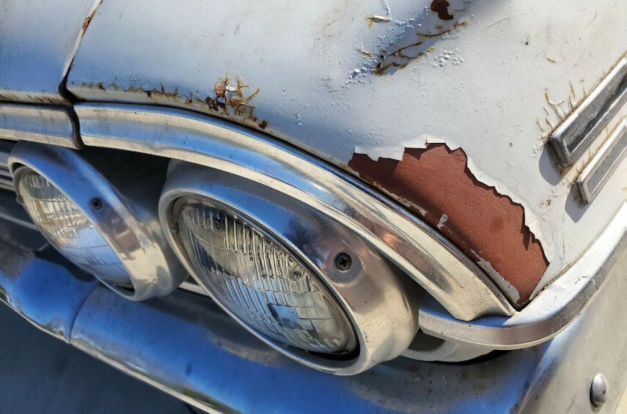 На продажу выставили 60-летний «мафиозный» Chevrolet Impala с дырками от пуль