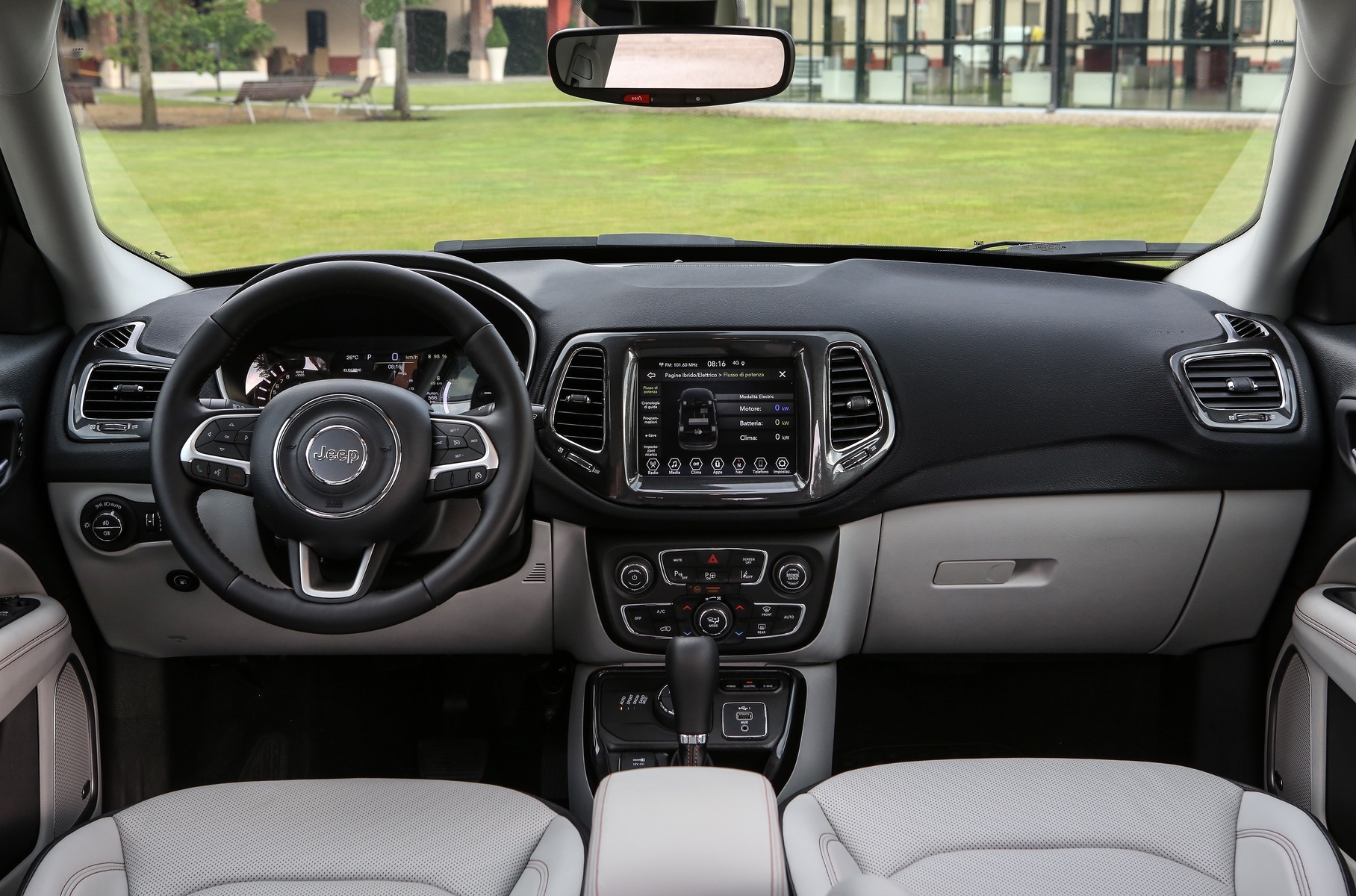 В Европе дебютировал обновленный Jeep Compass