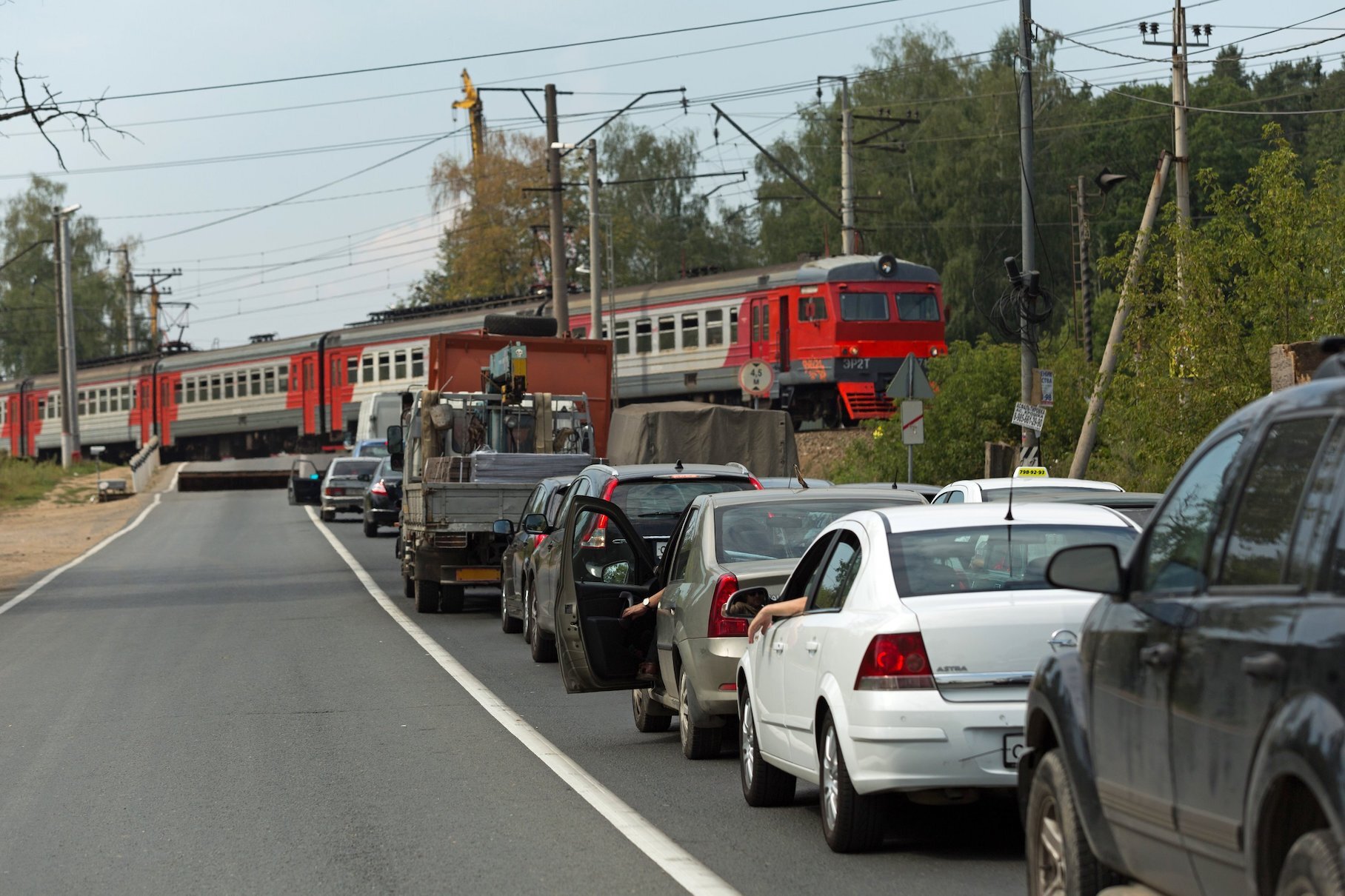 В России в пять раз увеличили штраф за нарушение правил переезда железной дороги