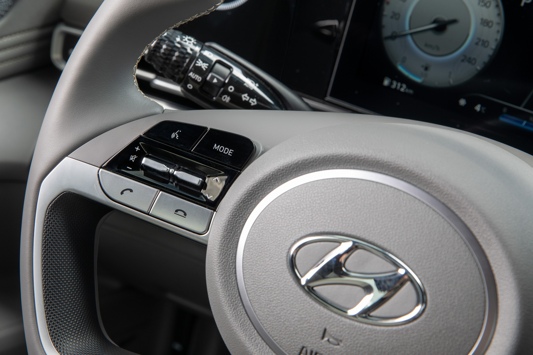Тест Hyundai Elantra: тайна загадочного кружка