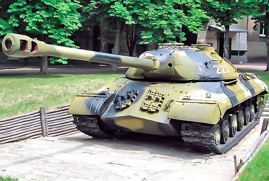 Тяжелый танк ИС-2 