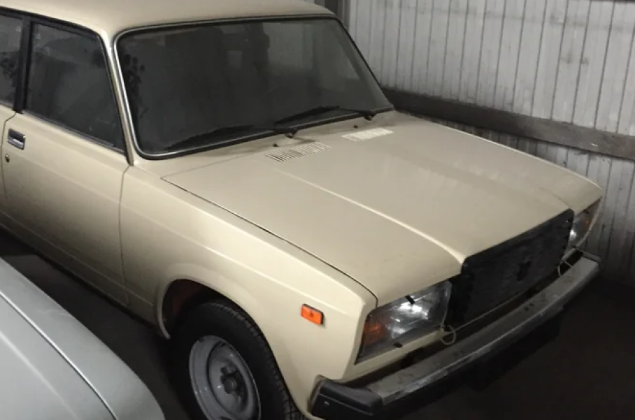 Коллекцию идеальных Lada без пробега продают в Москве за 16 миллионов рублей