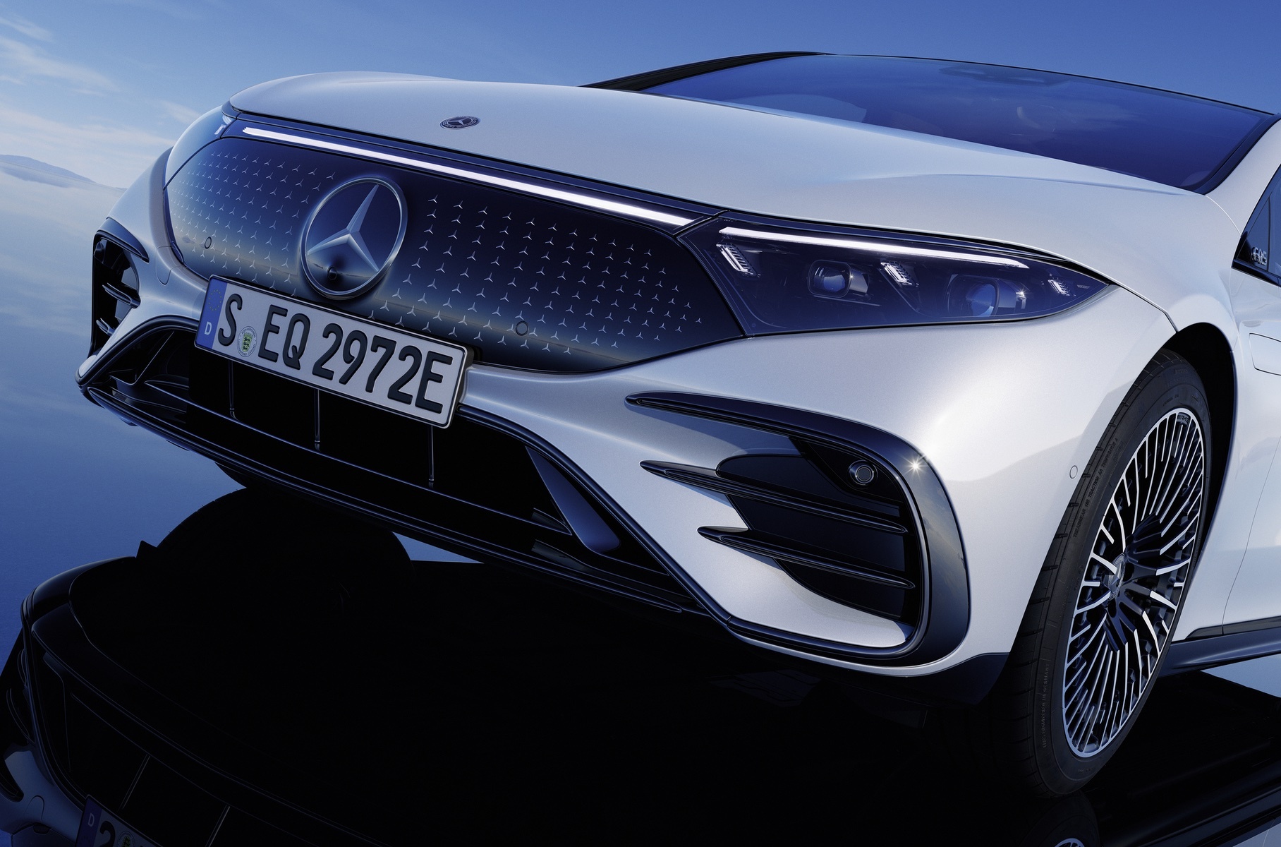 S-Class на батарейках: представлен электрический Mercedes-Benz EQS