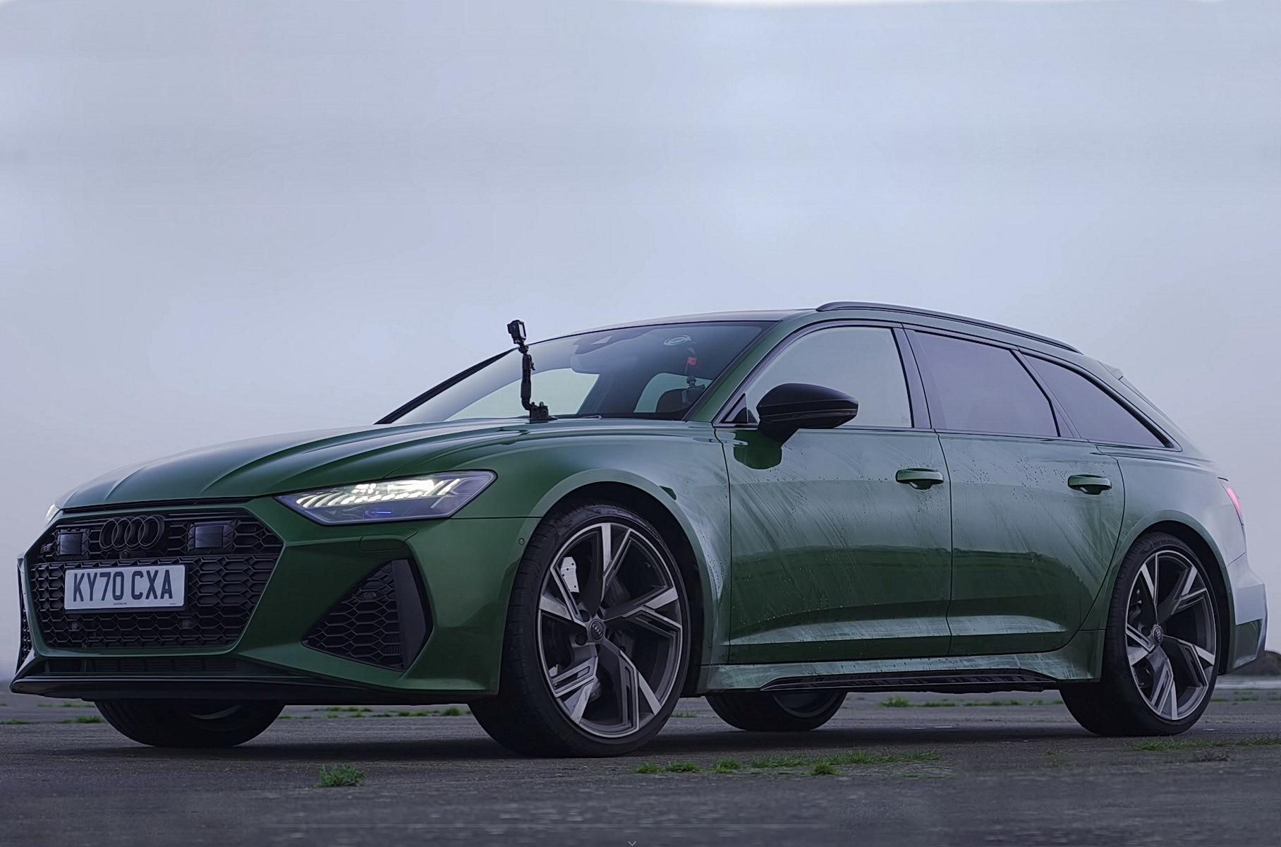 Видео: четыре поколения Audi RS 6 сразились в дрэге