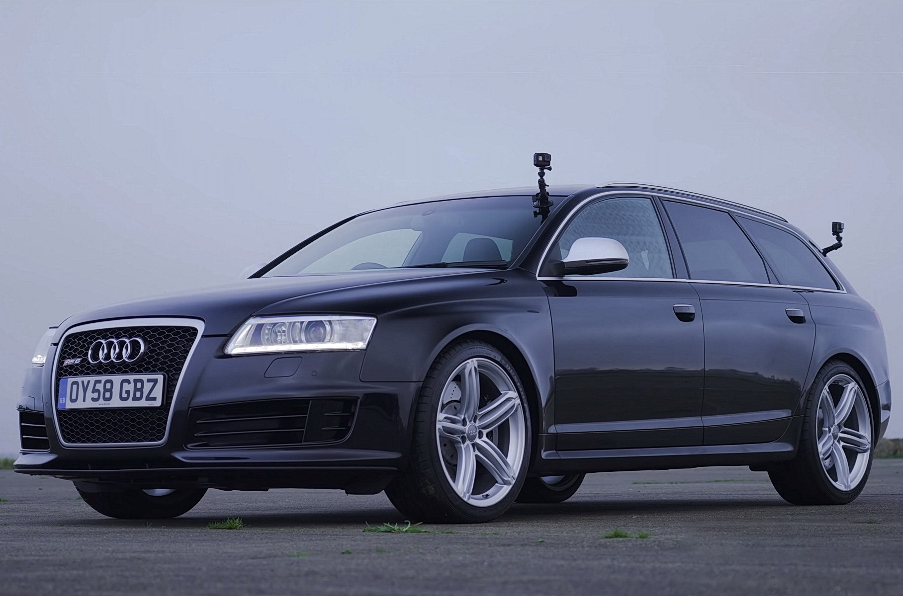 Видео: четыре поколения Audi RS 6 сразились в дрэге